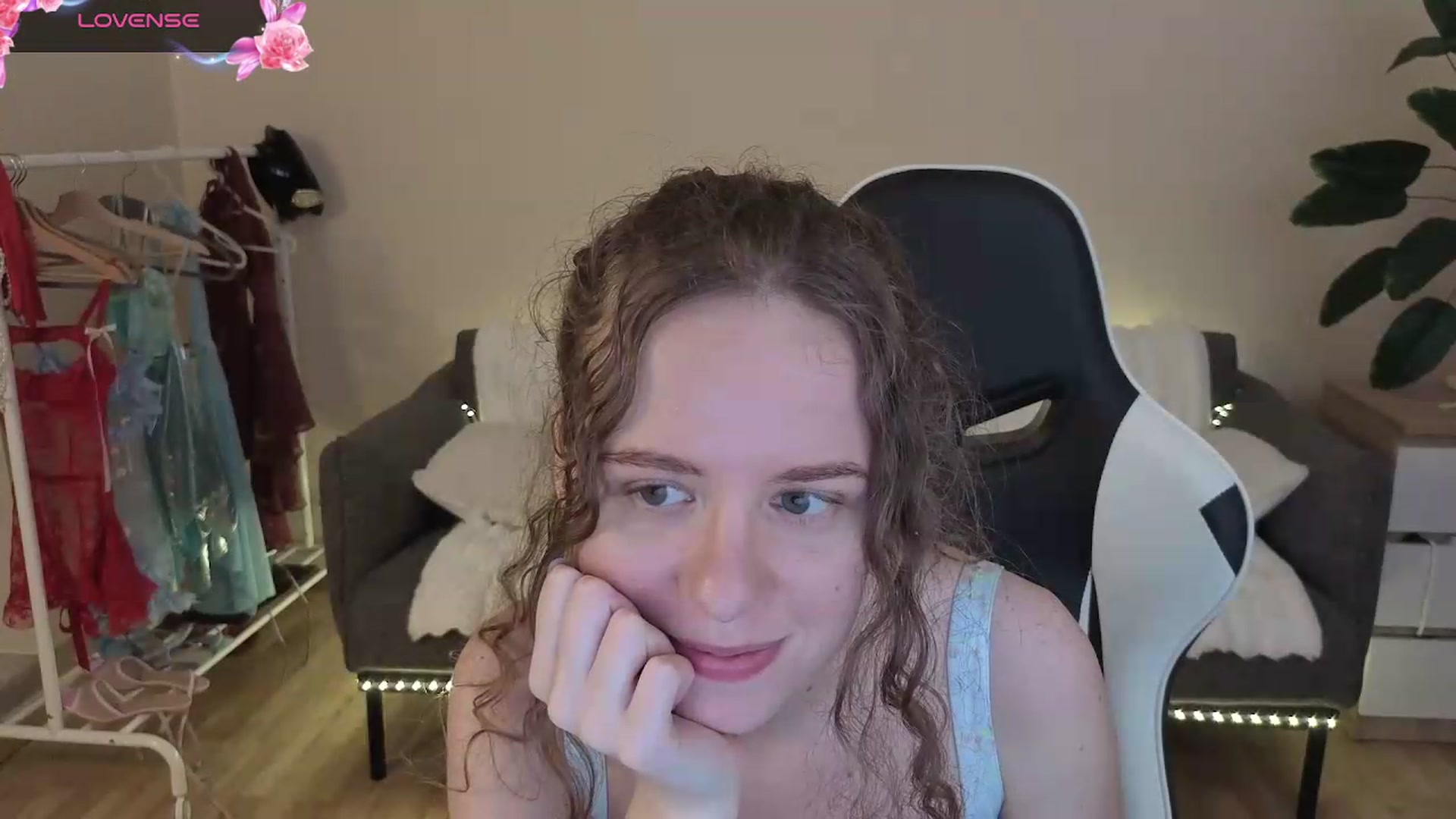 Gallery image thumbnail from BlueFlowerr's myfreecams stream on, 08/05/2026, 21:39 image 2 of 20