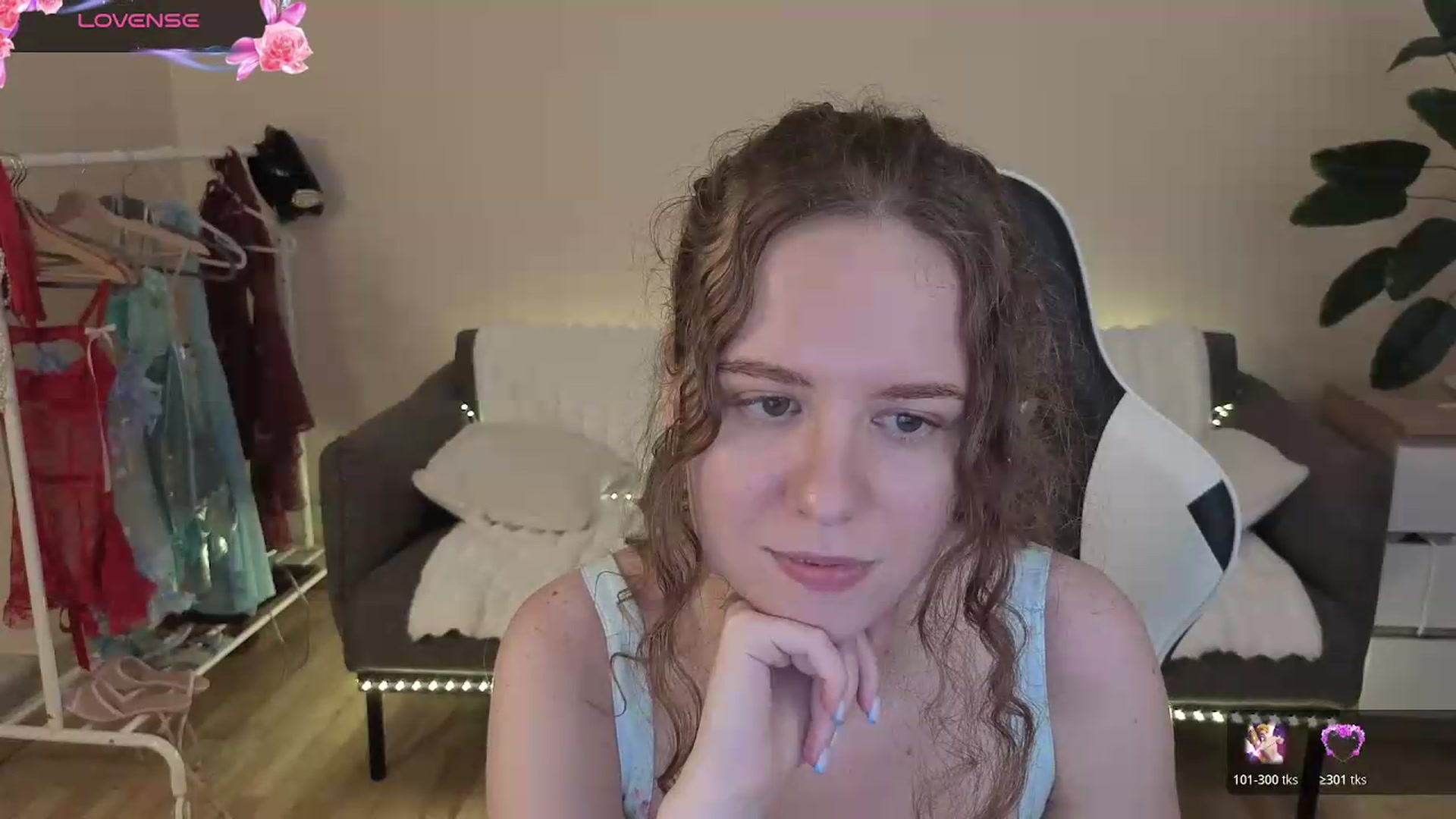 Gallery image thumbnail from BlueFlowerr's myfreecams stream on, 08/05/2026, 21:39 image 5 of 20