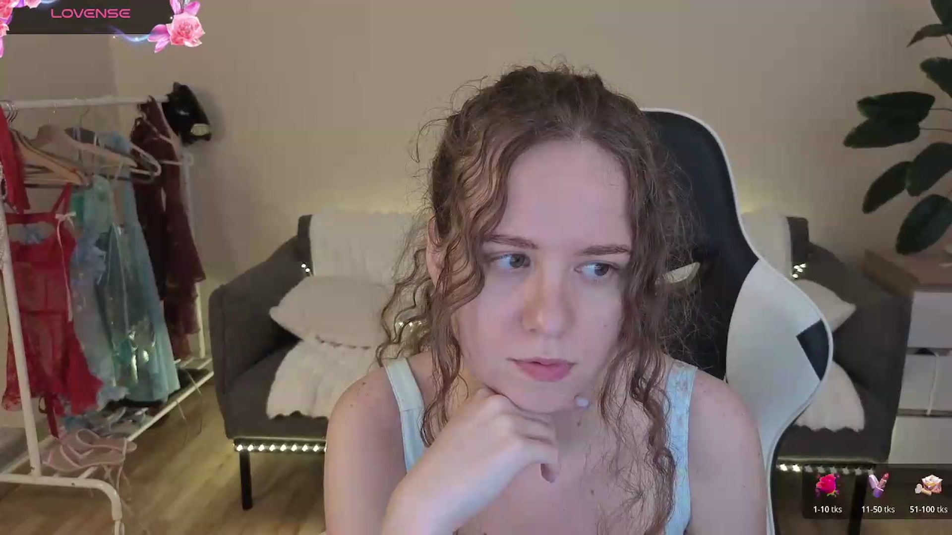 Gallery image thumbnail from BlueFlowerr's myfreecams stream on, 08/05/2026, 21:39 image 10 of 20