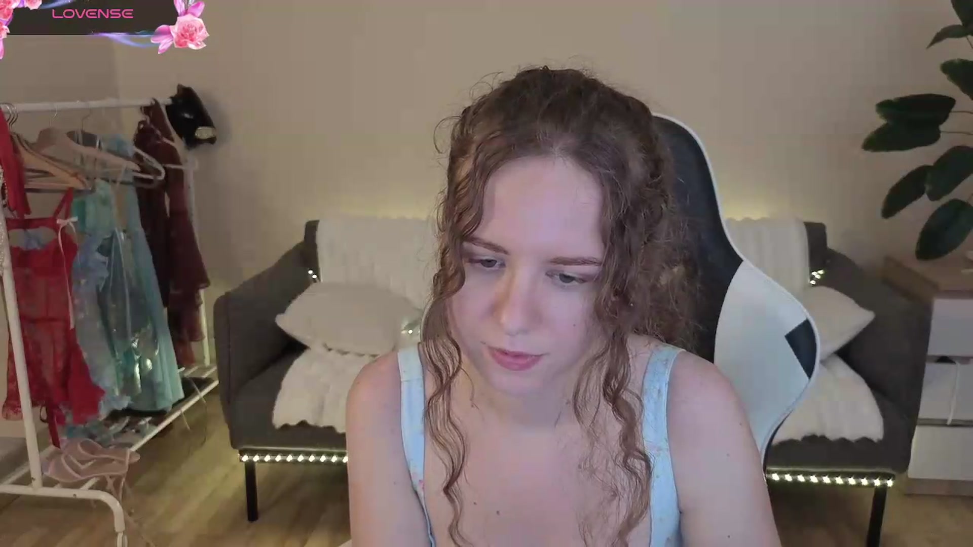 Gallery image thumbnail from BlueFlowerr's myfreecams stream on, 08/05/2026, 21:39 image 15 of 20