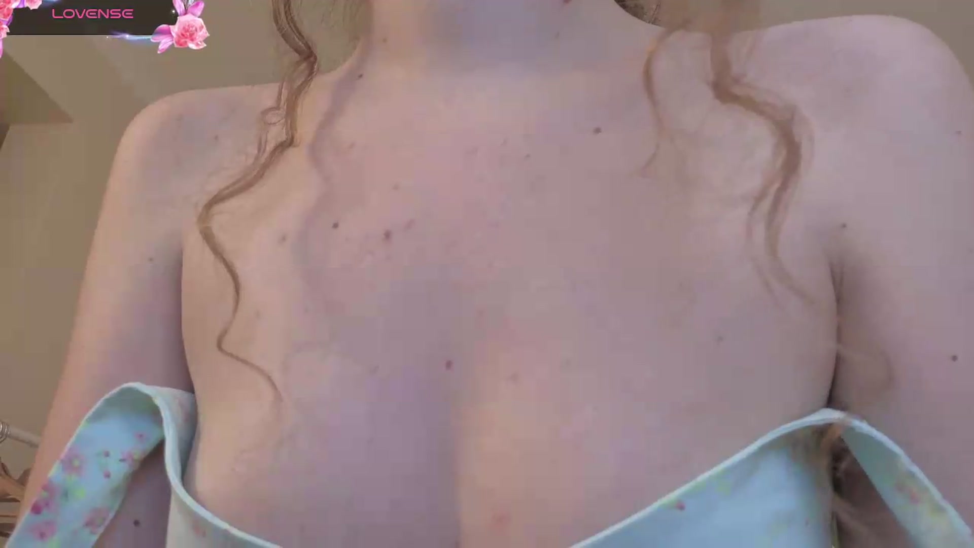 Gallery image thumbnail from BlueFlowerr's myfreecams stream on, 08/06/2026, 01:43 image 9 of 20