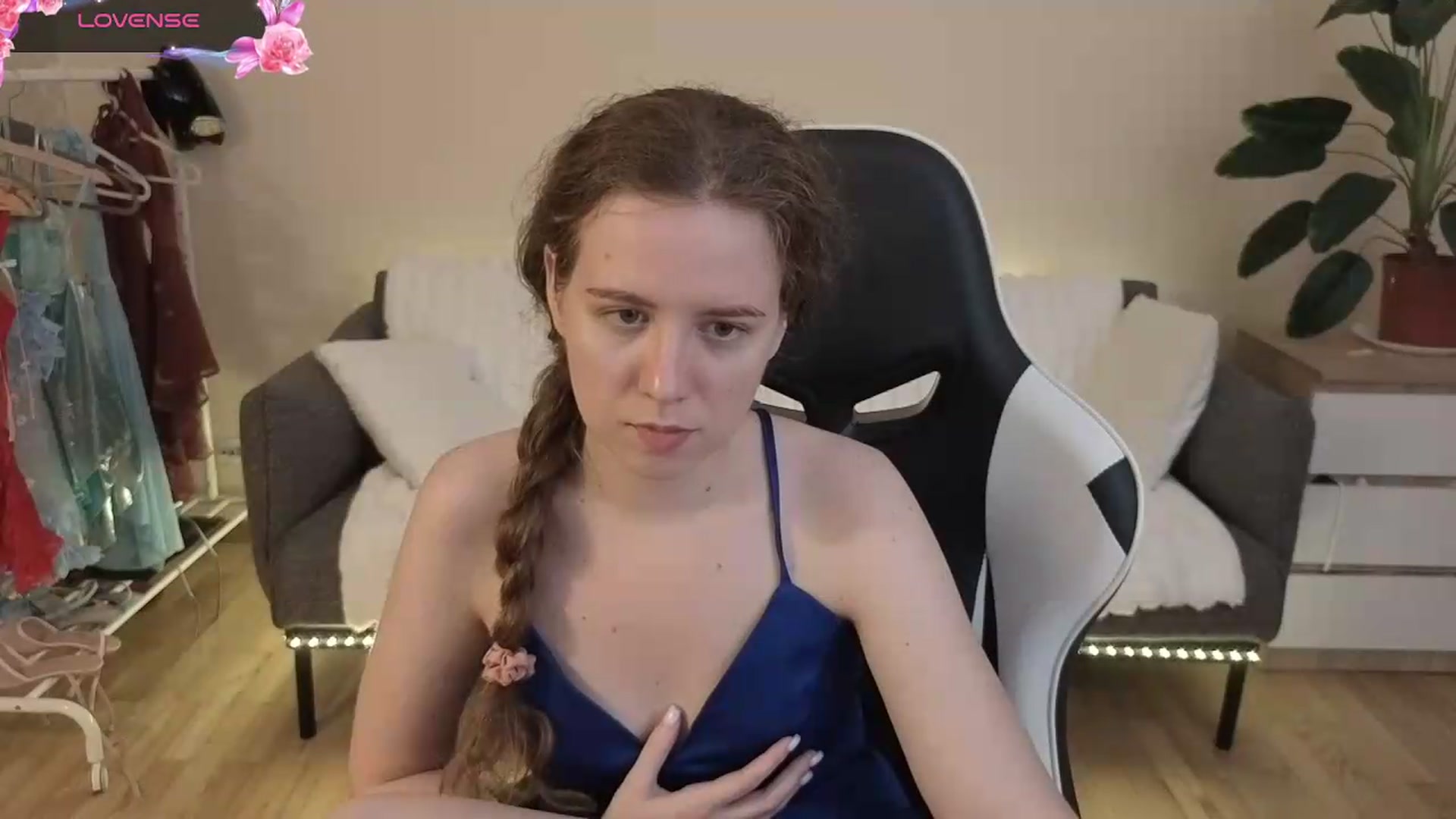 Gallery image thumbnail from BlueFlowerr's myfreecams stream on, 08/06/2026, 18:14 image 9 of 20