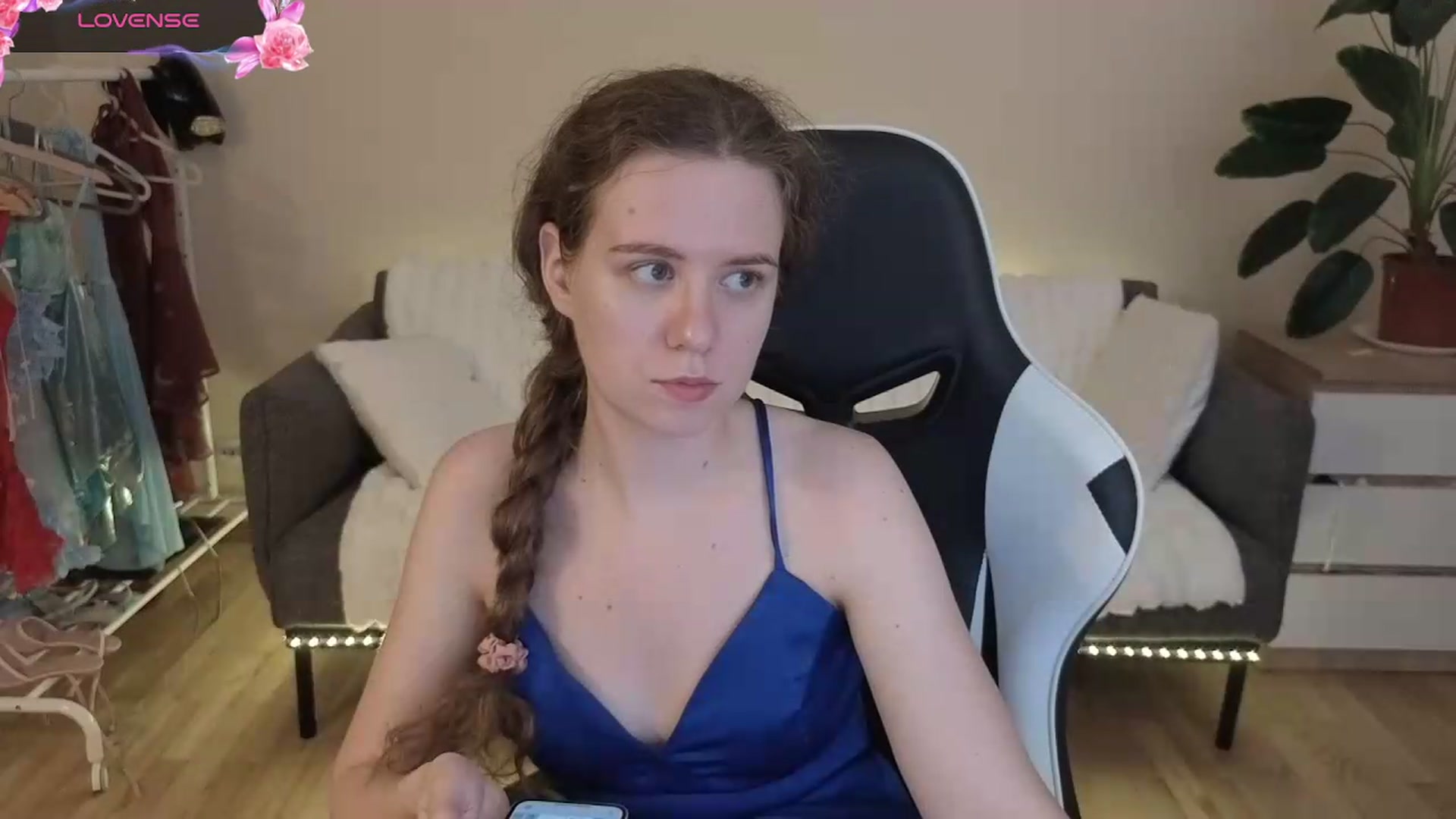 Gallery image thumbnail from BlueFlowerr's myfreecams stream on, 08/06/2026, 18:14 image 11 of 20