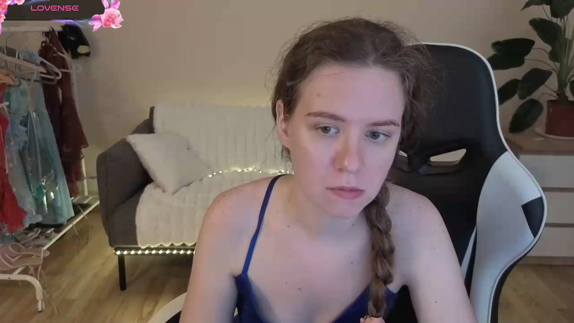 Gallery image thumbnail from BlueFlowerr's myfreecams stream on, 08/06/2026, 18:14 image 15 of 20