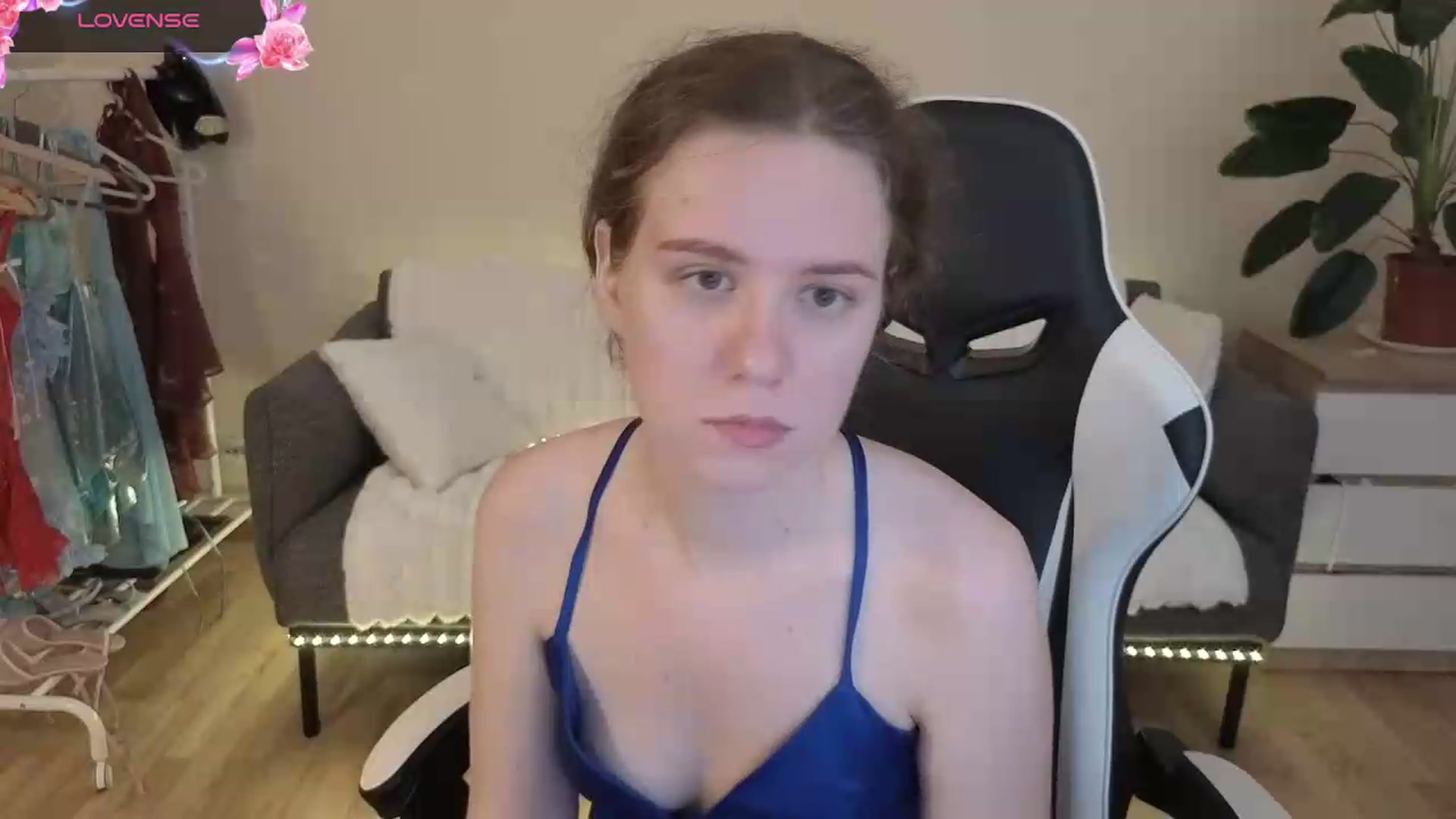 Gallery image thumbnail from BlueFlowerr's myfreecams stream on, 08/06/2026, 18:14 image 18 of 20