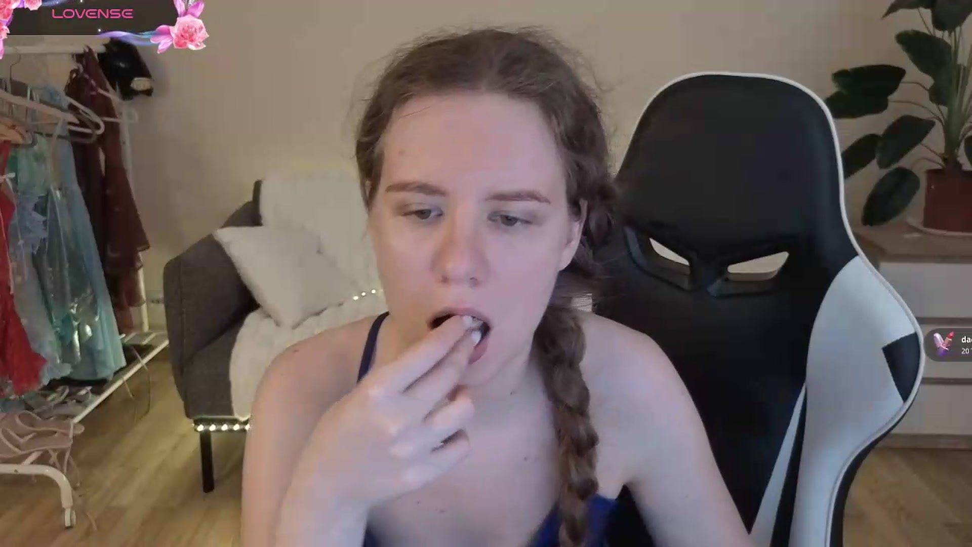 Gallery image thumbnail from BlueFlowerr's myfreecams stream on, 08/06/2026, 18:14 image 16 of 20
