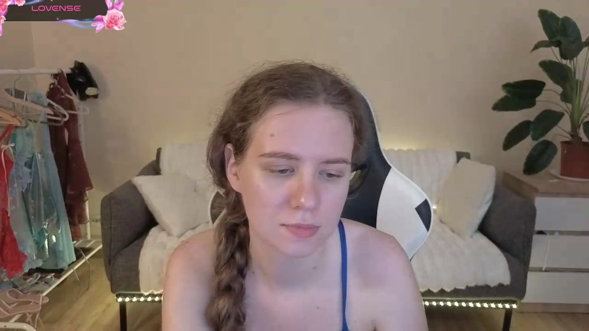 Gallery image thumbnail from BlueFlowerr's myfreecams stream on, 08/06/2026, 18:40 image 15 of 20