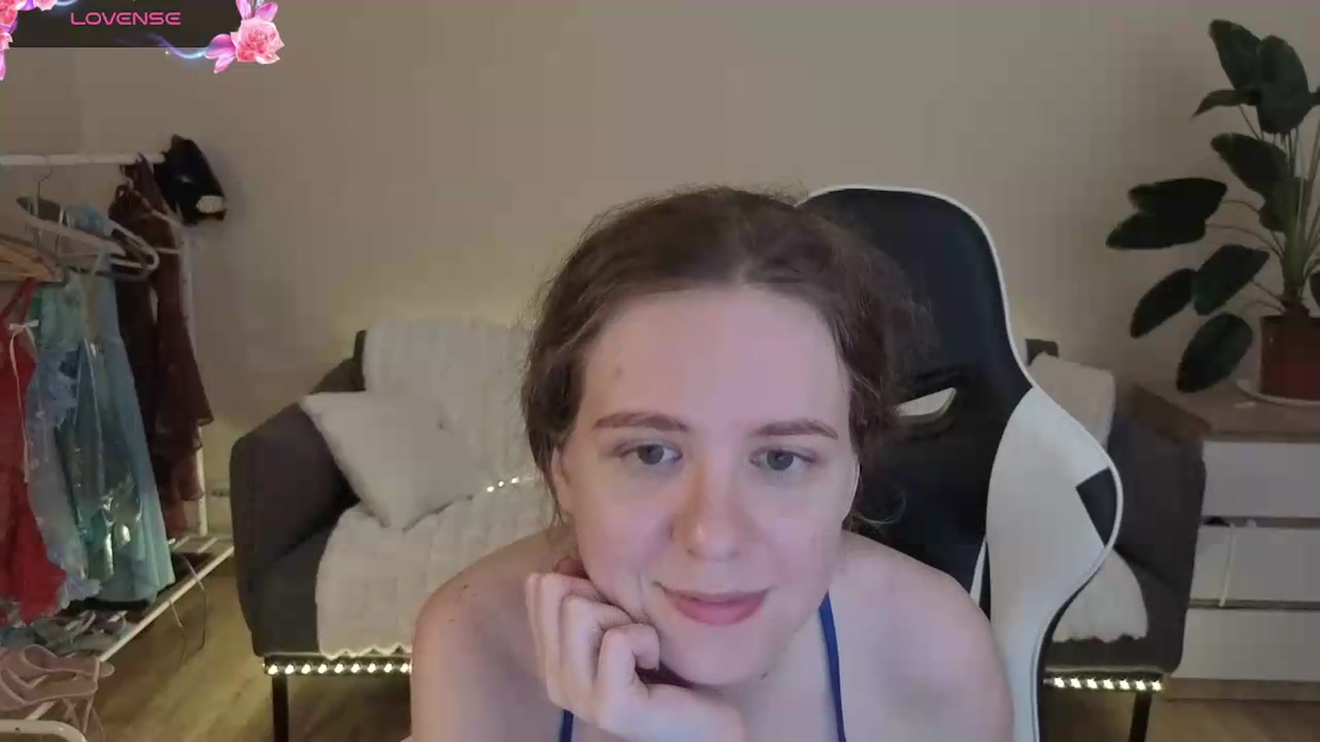 Gallery image thumbnail from BlueFlowerr's myfreecams stream on, 08/06/2026, 19:34 image 16 of 20