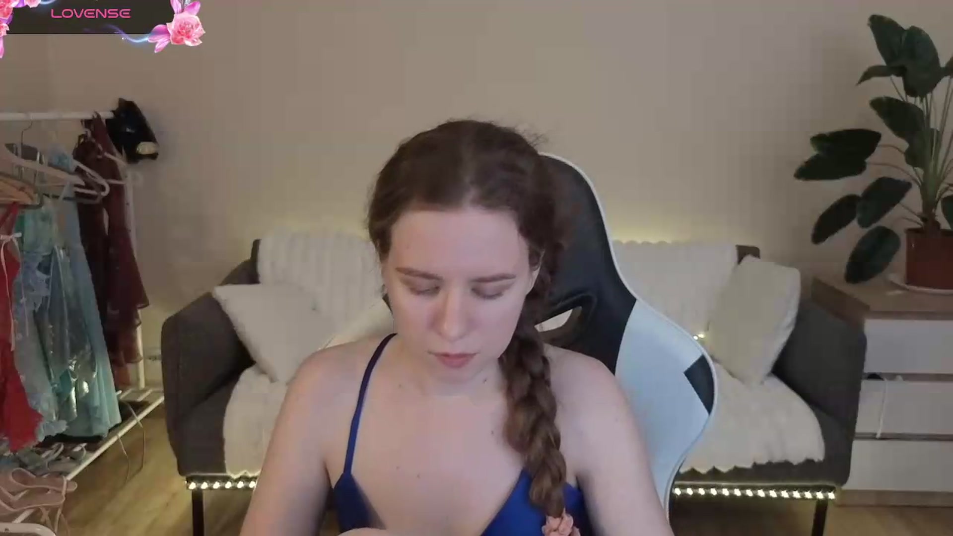 Gallery image thumbnail from BlueFlowerr's myfreecams stream on, 08/06/2026, 19:34 image 6 of 20