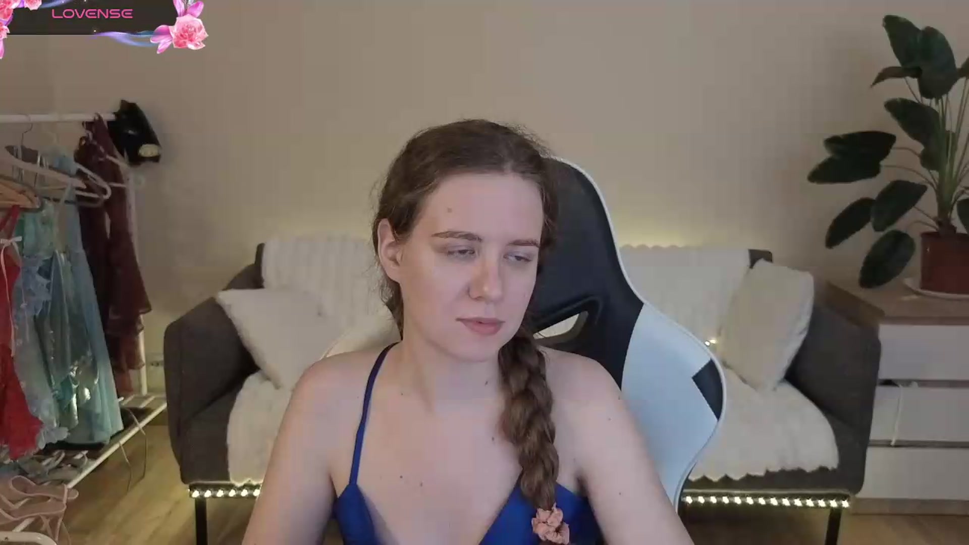 Gallery image thumbnail from BlueFlowerr's myfreecams stream on, 08/06/2026, 19:34 image 7 of 20