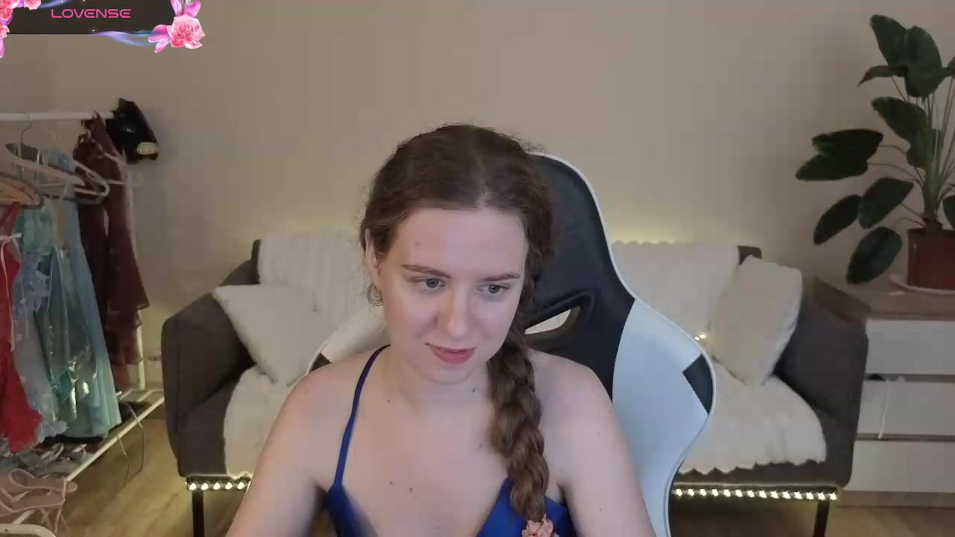 Gallery image thumbnail from BlueFlowerr's myfreecams stream on, 08/06/2026, 19:34 image 5 of 20
