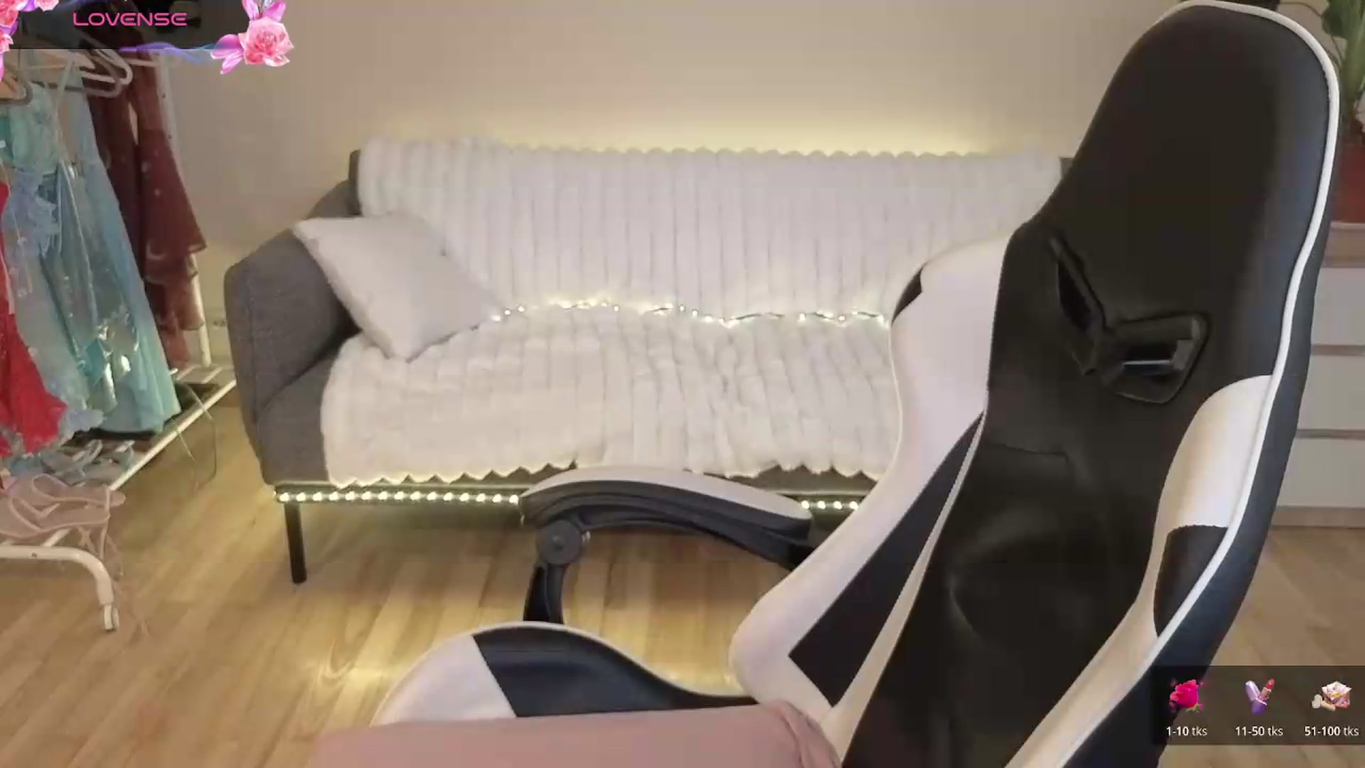 Gallery image thumbnail from BlueFlowerr's myfreecams stream on, 08/06/2026, 20:57 image 20 of 20