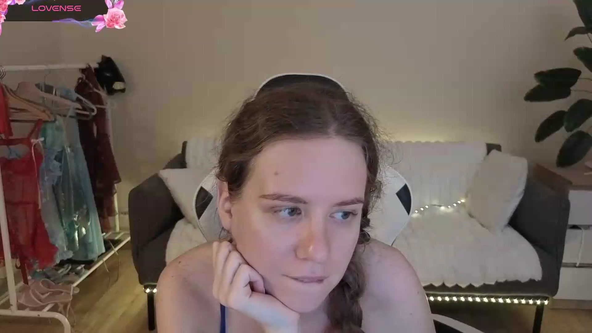 Gallery image thumbnail from BlueFlowerr's myfreecams stream on, 08/06/2026, 20:57 image 8 of 20