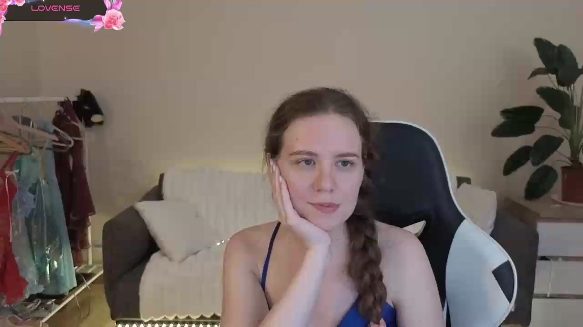 Gallery image thumbnail from BlueFlowerr's myfreecams stream on, 08/06/2026, 20:57 image 1 of 20