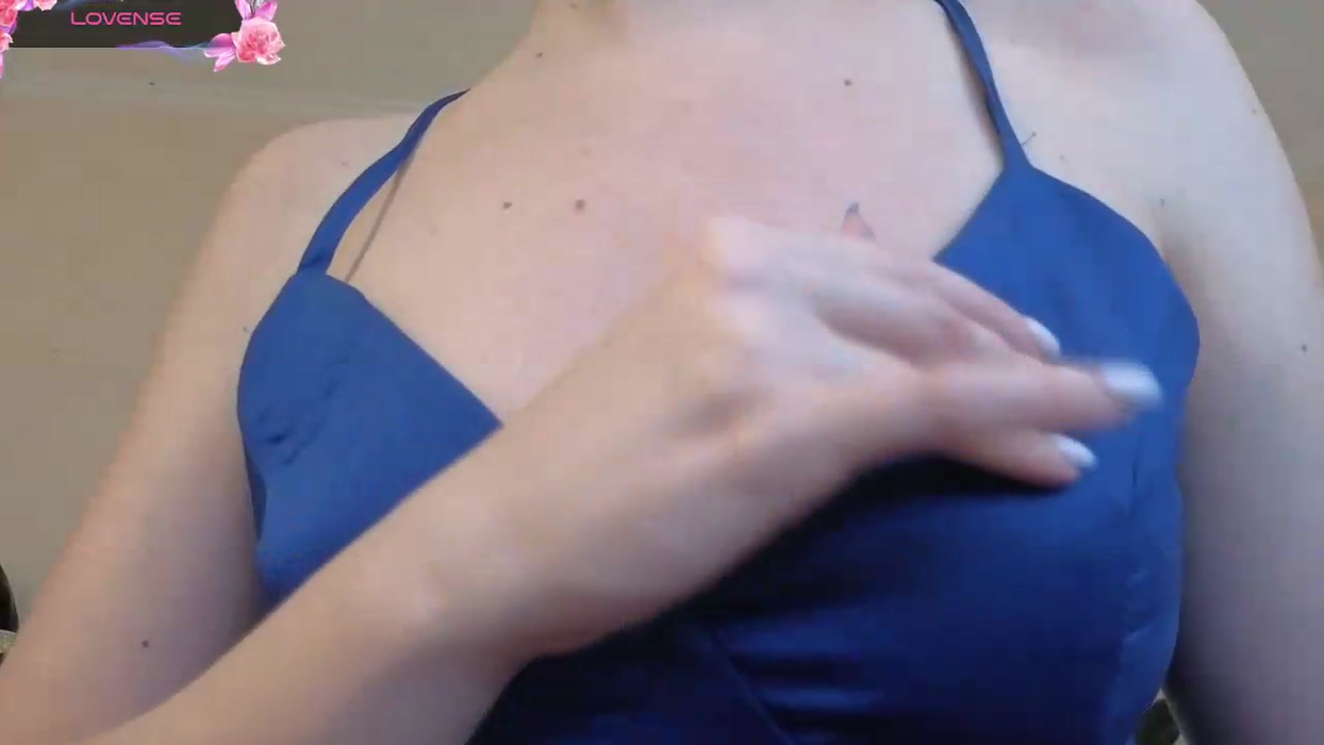 Gallery image thumbnail from BlueFlowerr's myfreecams stream on, 08/06/2026, 20:57 image 14 of 20