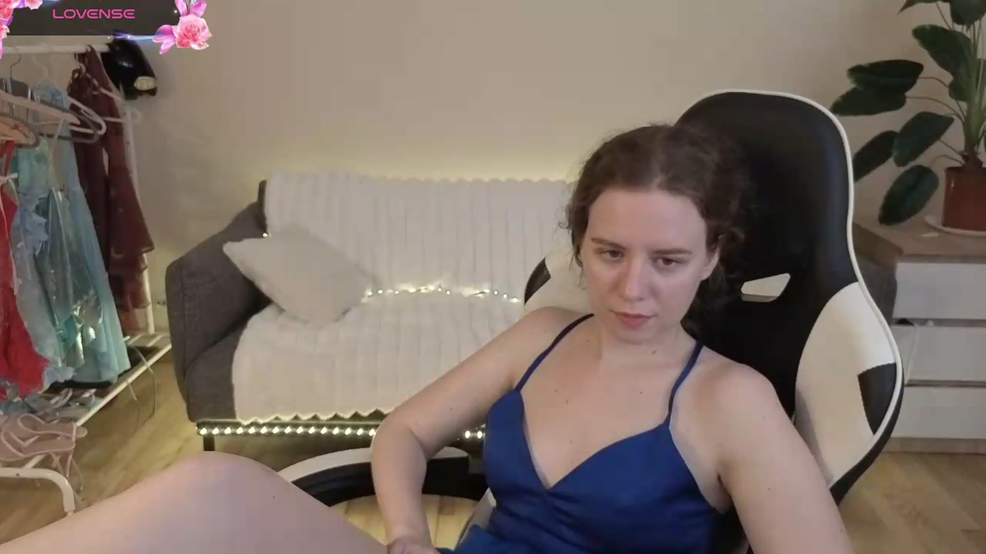 Gallery image thumbnail from BlueFlowerr's myfreecams stream on, 08/06/2026, 21:15 image 3 of 20