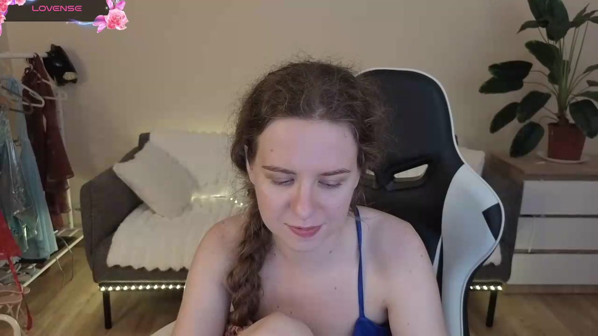 Gallery image thumbnail from BlueFlowerr's myfreecams stream on, 08/07/2026, 24:00 image 19 of 20
