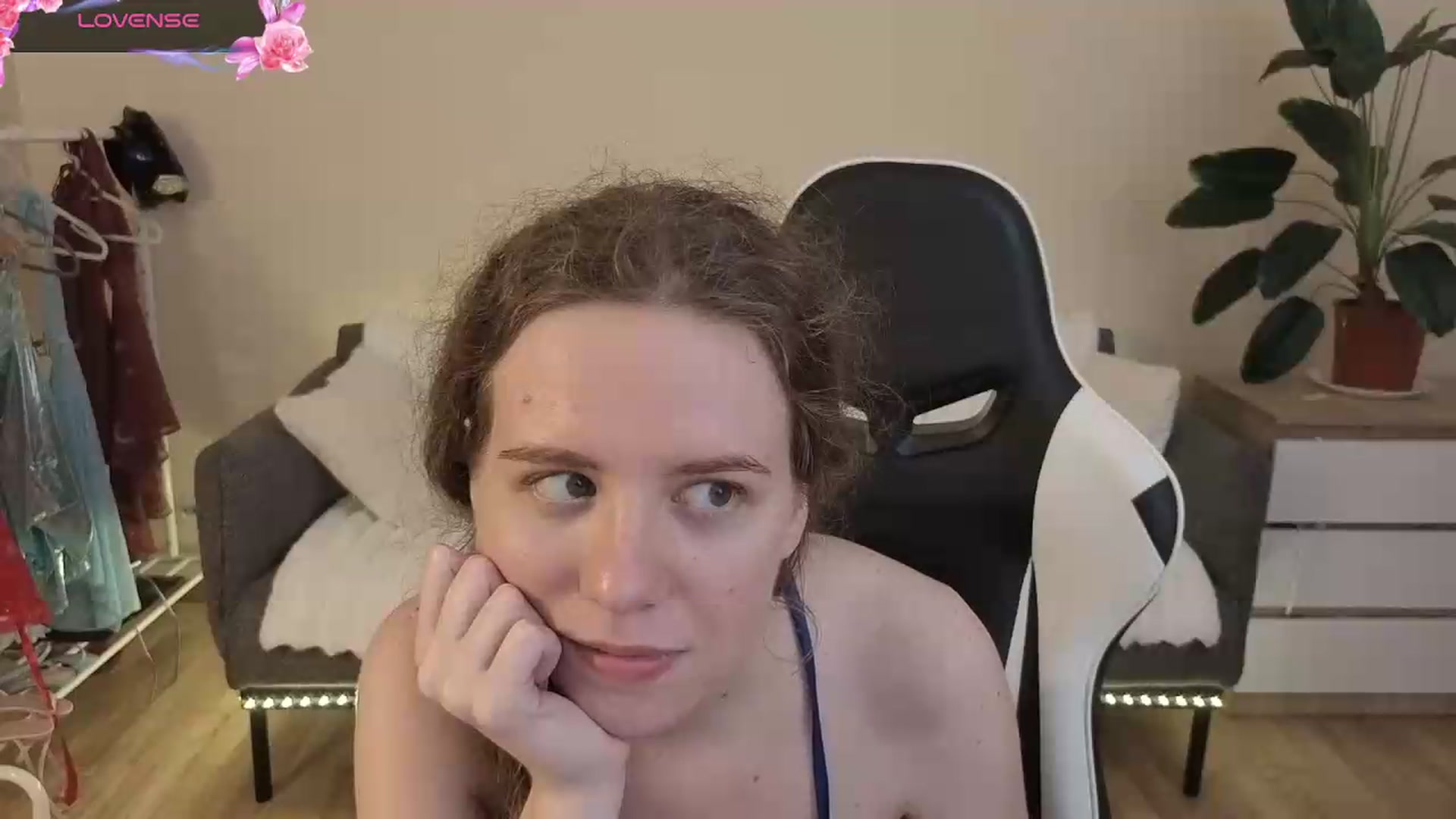 Gallery image thumbnail from BlueFlowerr's myfreecams stream on, 08/07/2026, 24:00 image 14 of 20