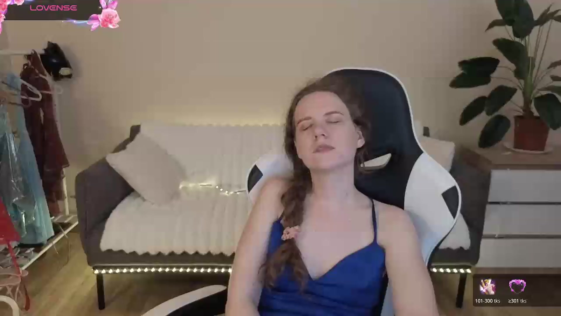 Gallery image thumbnail from BlueFlowerr's myfreecams stream on, 08/07/2026, 24:00 image 17 of 20