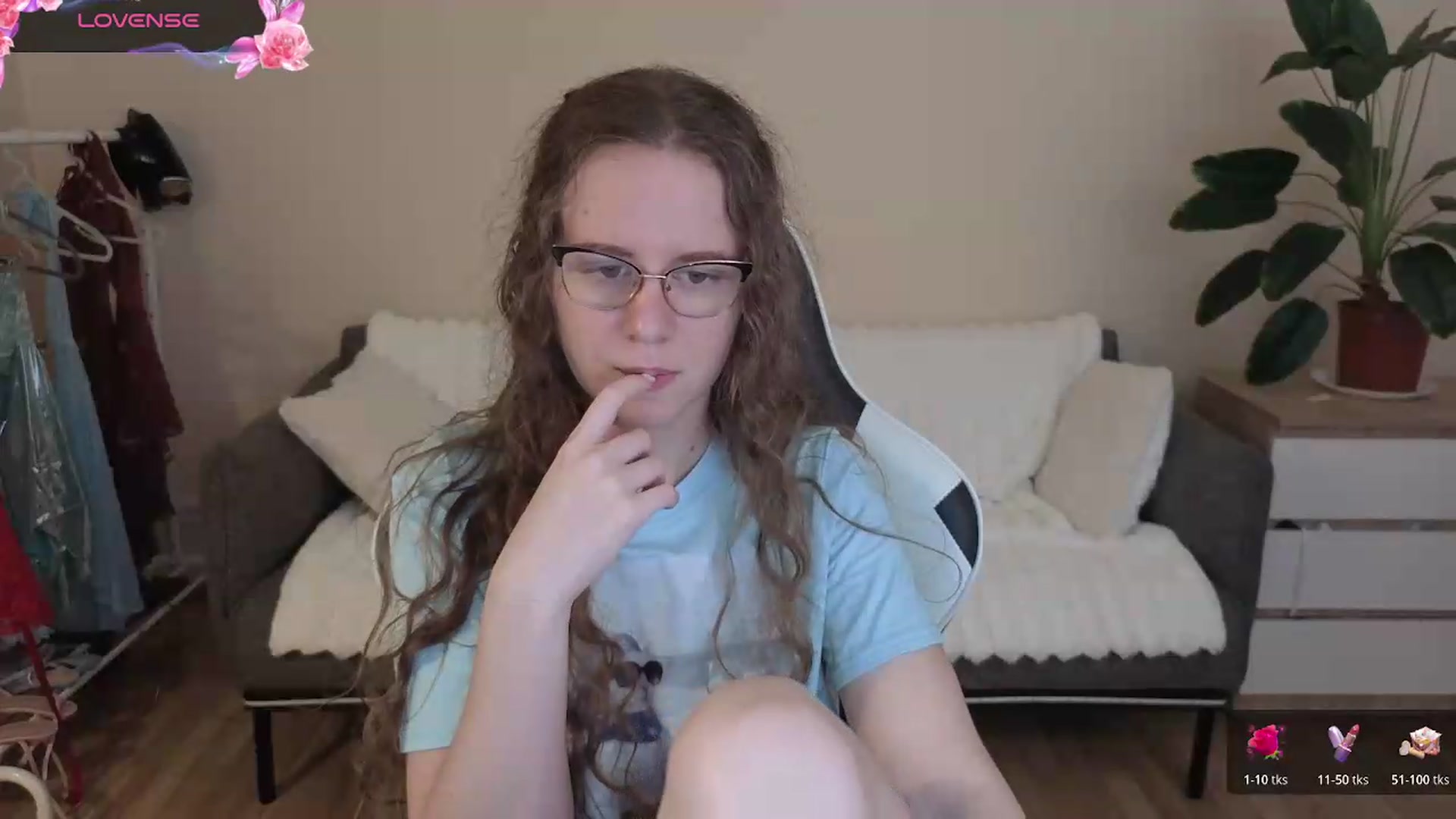 Gallery image thumbnail from BlueFlowerr's myfreecams stream on, 08/07/2026, 17:36 image 7 of 20