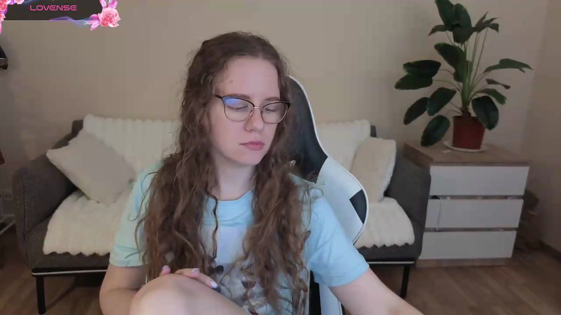 Gallery image thumbnail from BlueFlowerr's myfreecams stream on, 08/07/2026, 17:36 image 13 of 20