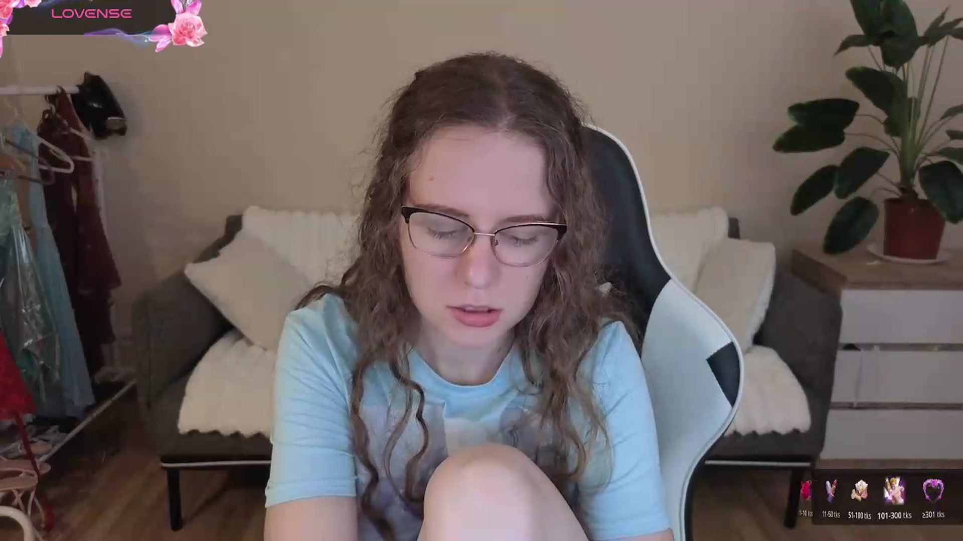 Gallery image thumbnail from BlueFlowerr's myfreecams stream on, 08/07/2026, 17:36 image 3 of 20