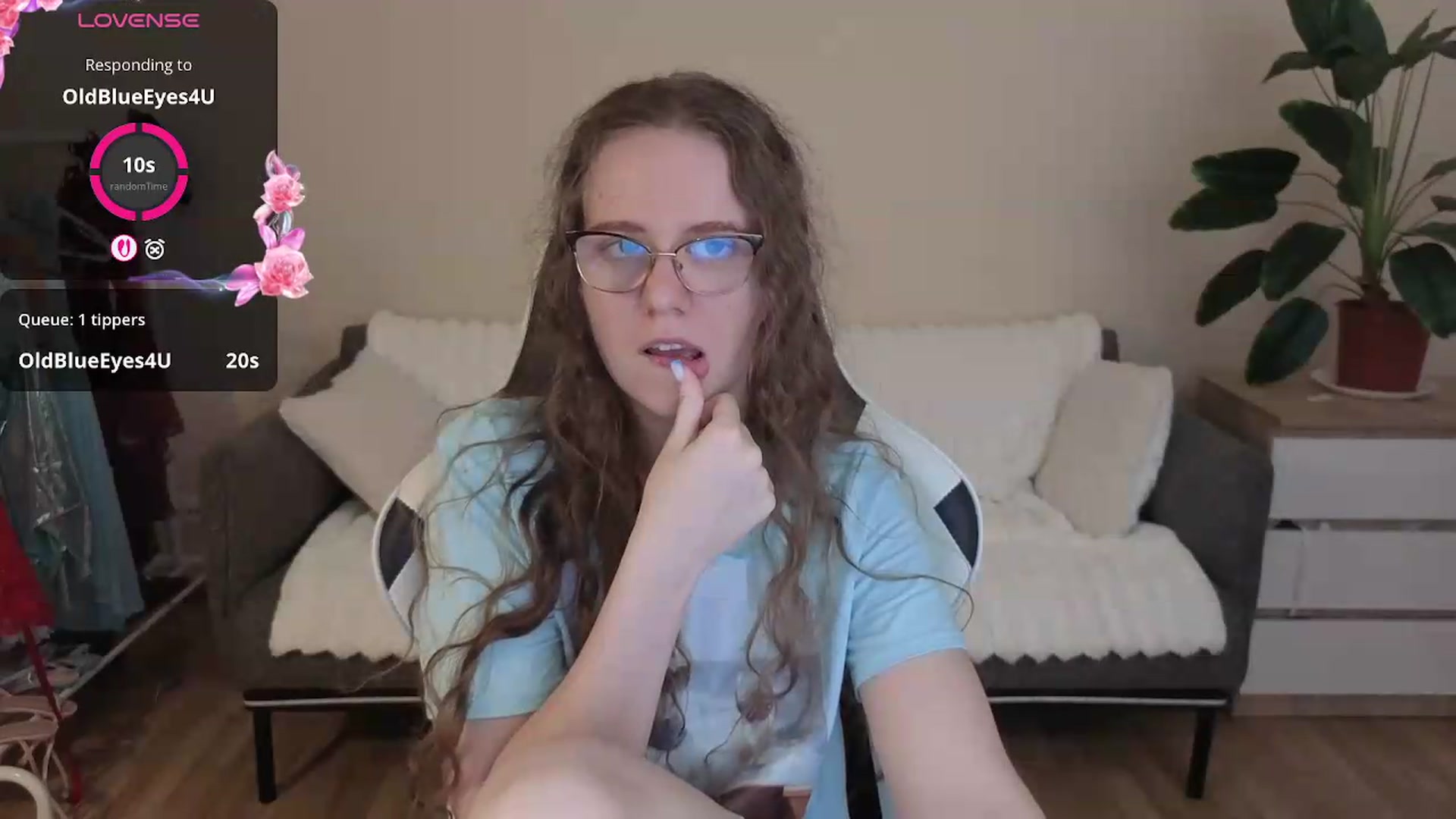 Gallery image thumbnail from BlueFlowerr's myfreecams stream on, 08/07/2026, 17:36 image 9 of 20