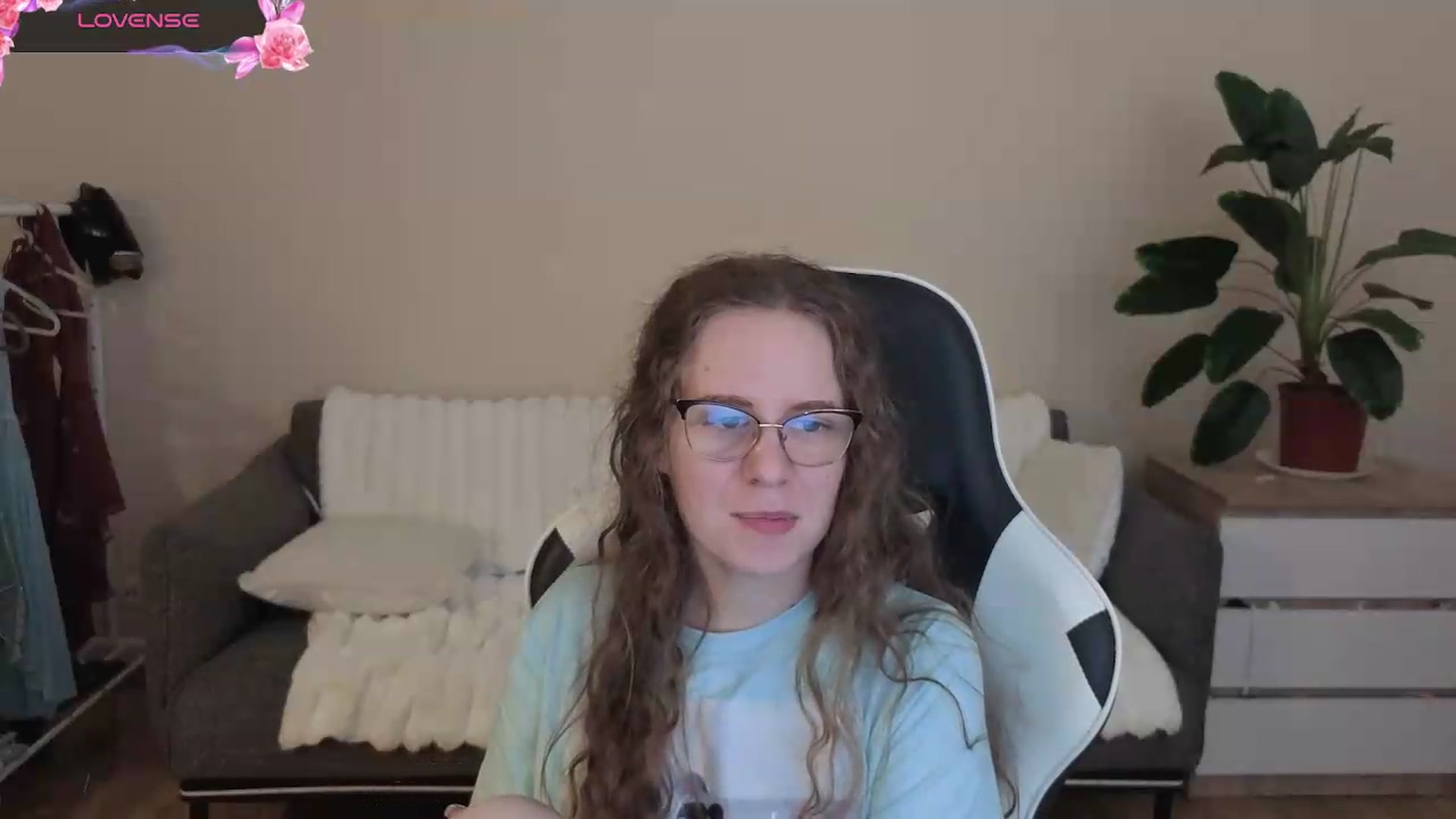 Gallery image thumbnail from BlueFlowerr's myfreecams stream on, 08/07/2026, 18:54 image 5 of 20