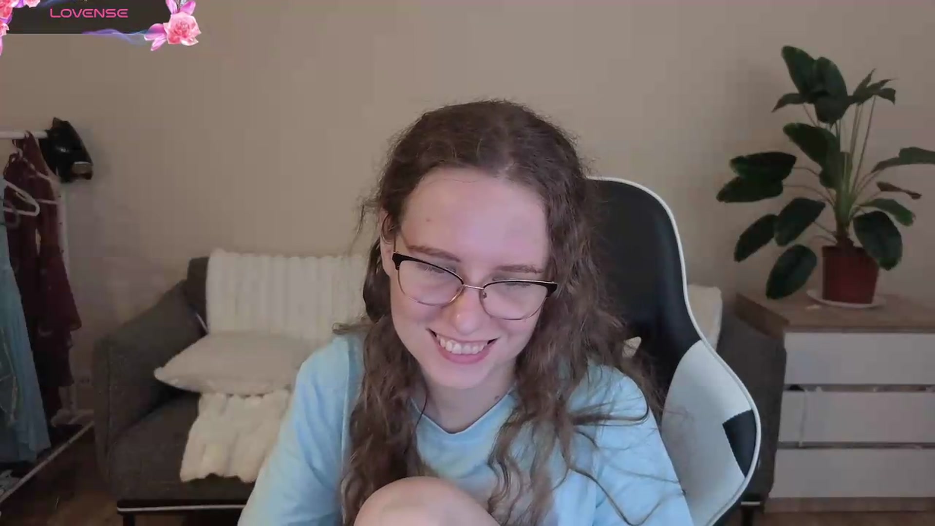 Gallery image thumbnail from BlueFlowerr's myfreecams stream on, 08/07/2026, 18:54 image 9 of 20