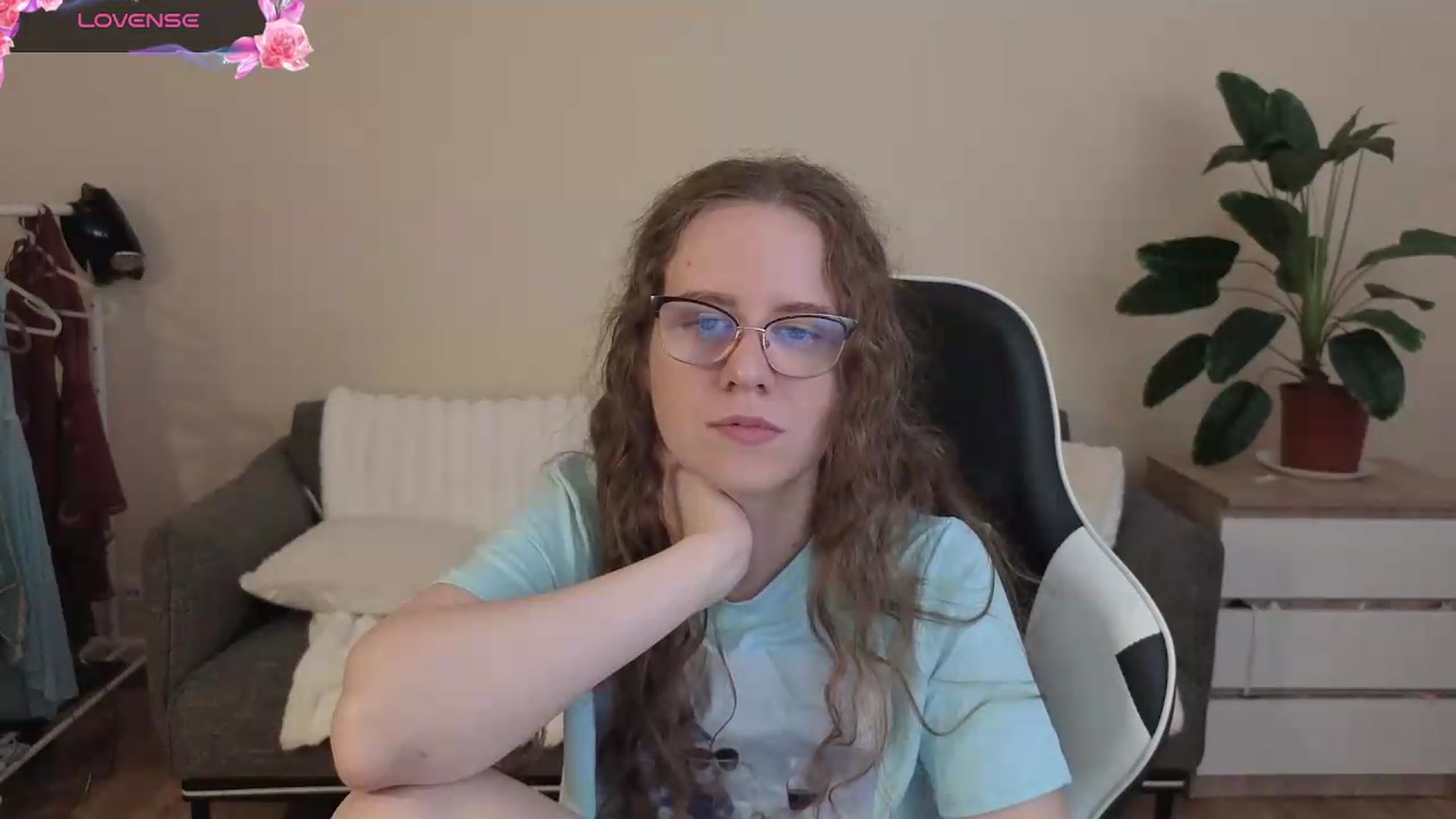 Gallery image thumbnail from BlueFlowerr's myfreecams stream on, 08/07/2026, 18:54 image 19 of 20