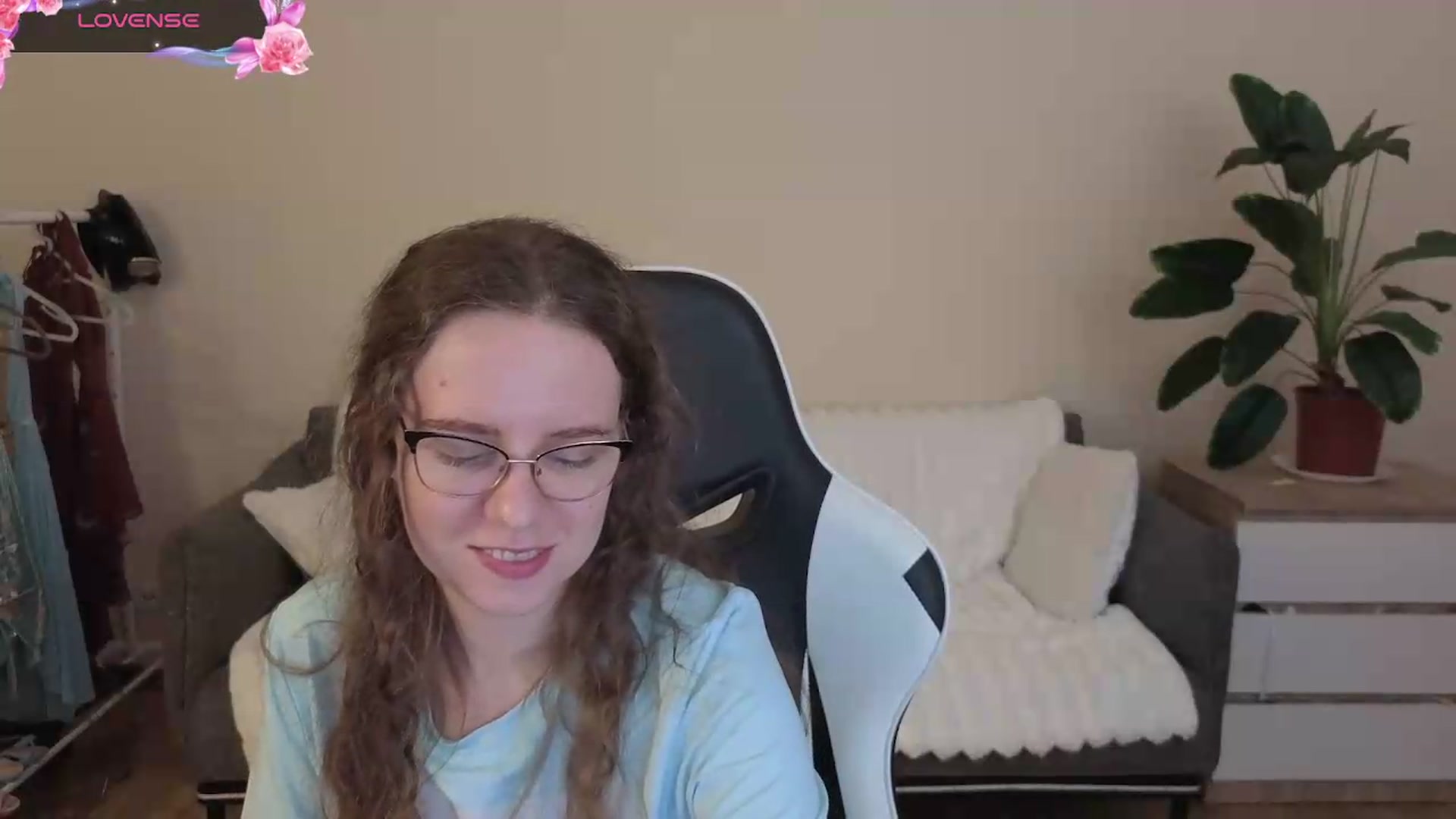 Gallery image thumbnail from BlueFlowerr's myfreecams stream on, 08/07/2026, 20:53 image 15 of 20