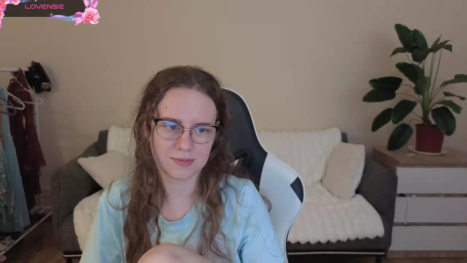 Gallery image thumbnail from BlueFlowerr's myfreecams stream on, 08/07/2026, 20:53 image 5 of 20