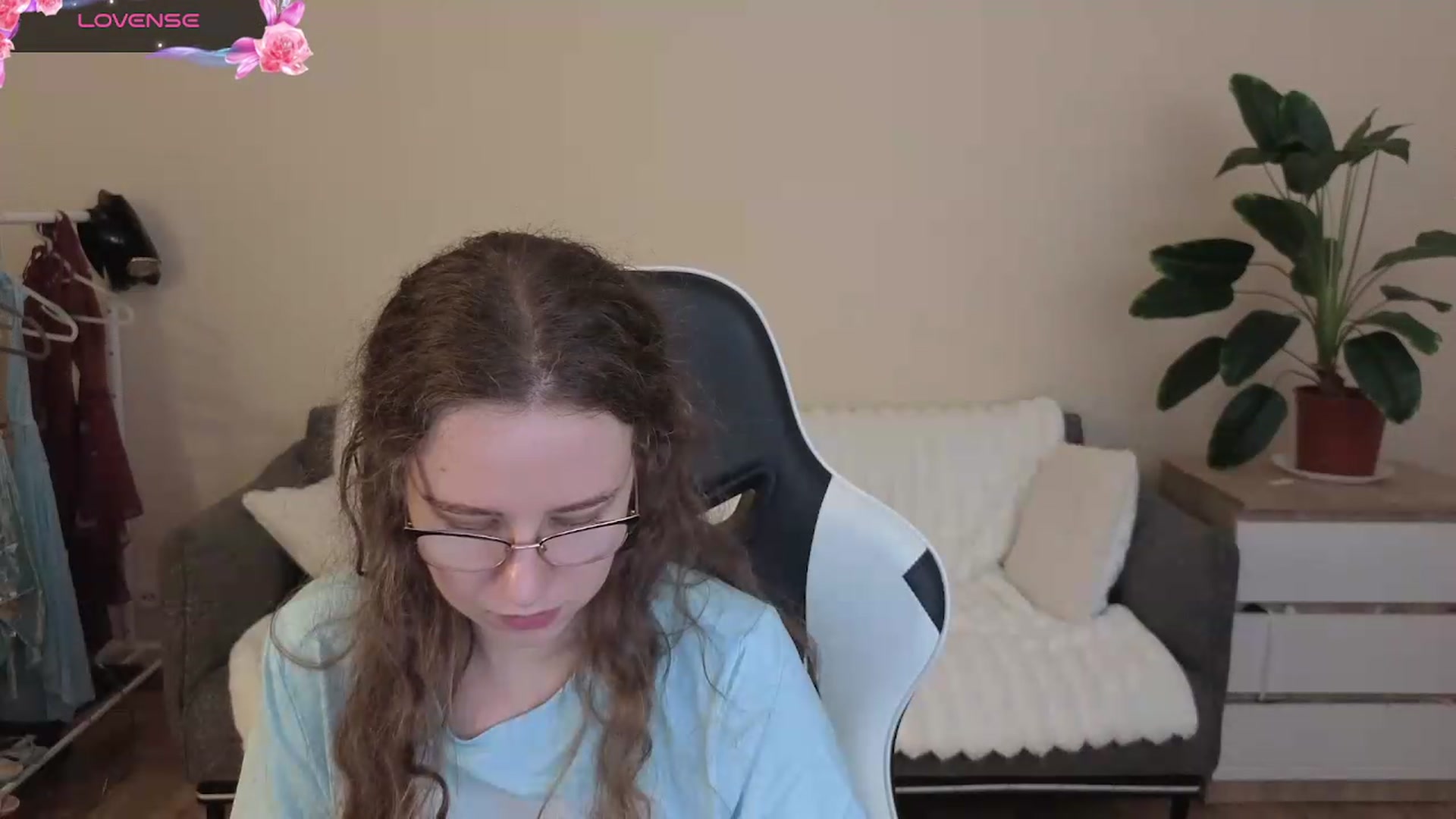 Gallery image thumbnail from BlueFlowerr's myfreecams stream on, 08/07/2026, 20:53 image 9 of 20
