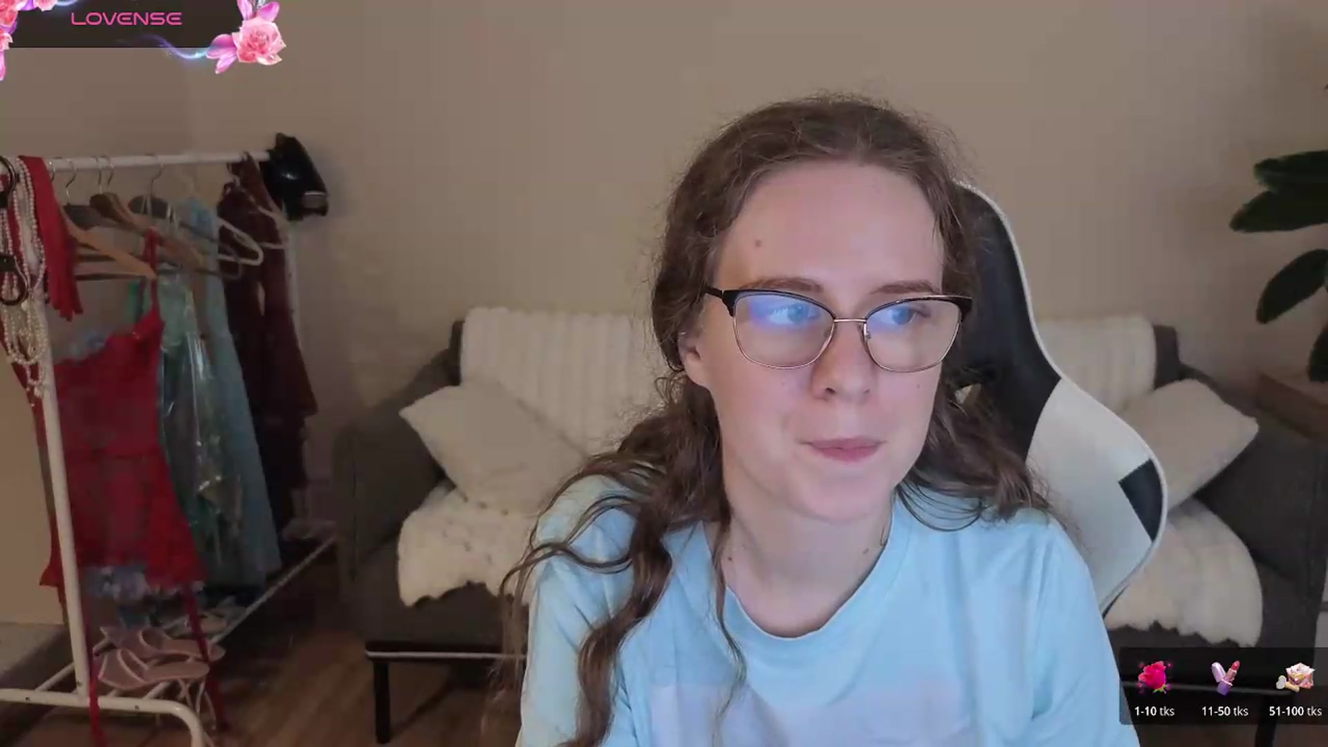 Gallery image thumbnail from BlueFlowerr's myfreecams stream on, 08/07/2026, 23:22 image 15 of 20