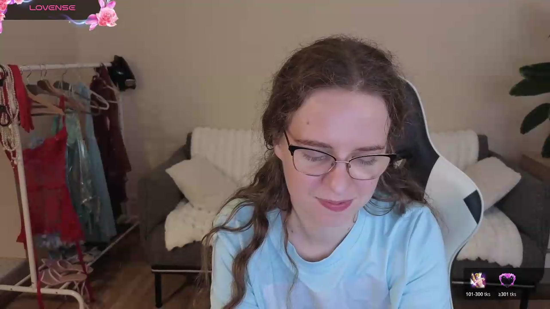Gallery image thumbnail from BlueFlowerr's myfreecams stream on, 08/07/2026, 23:22 image 14 of 20