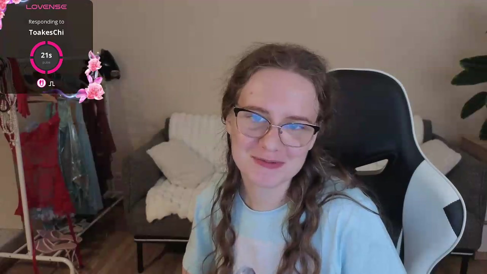 Gallery image thumbnail from BlueFlowerr's myfreecams stream on, 08/07/2026, 23:22 image 3 of 20