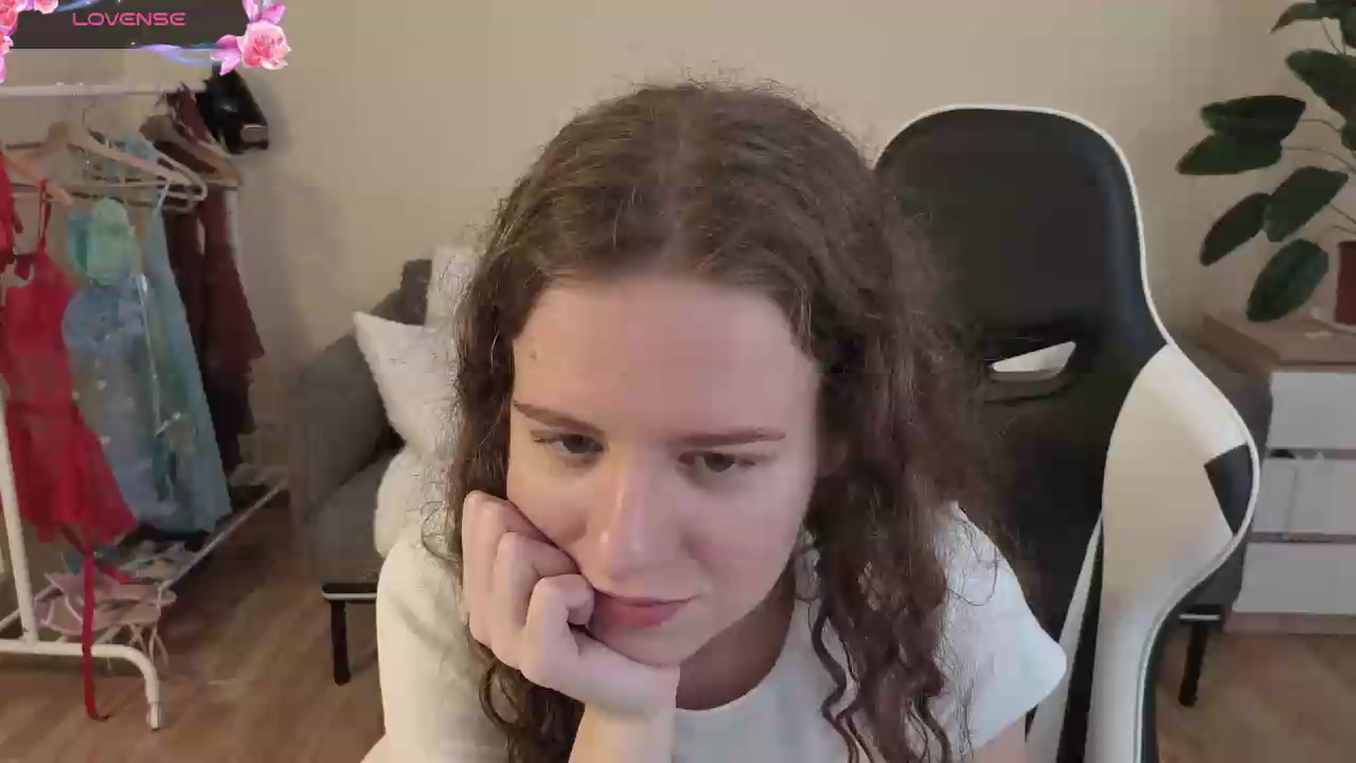 Gallery image thumbnail from BlueFlowerr's myfreecams stream on, 08/08/2026, 18:34 image 1 of 20