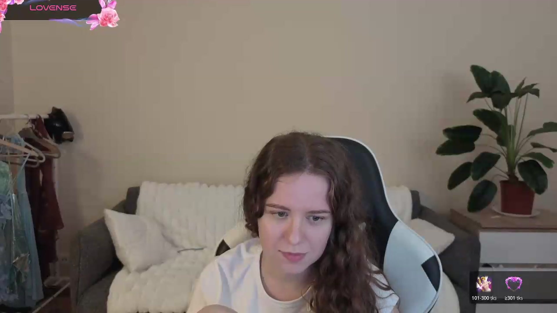 Gallery image thumbnail from BlueFlowerr's myfreecams stream on, 08/08/2026, 20:59 image 14 of 20