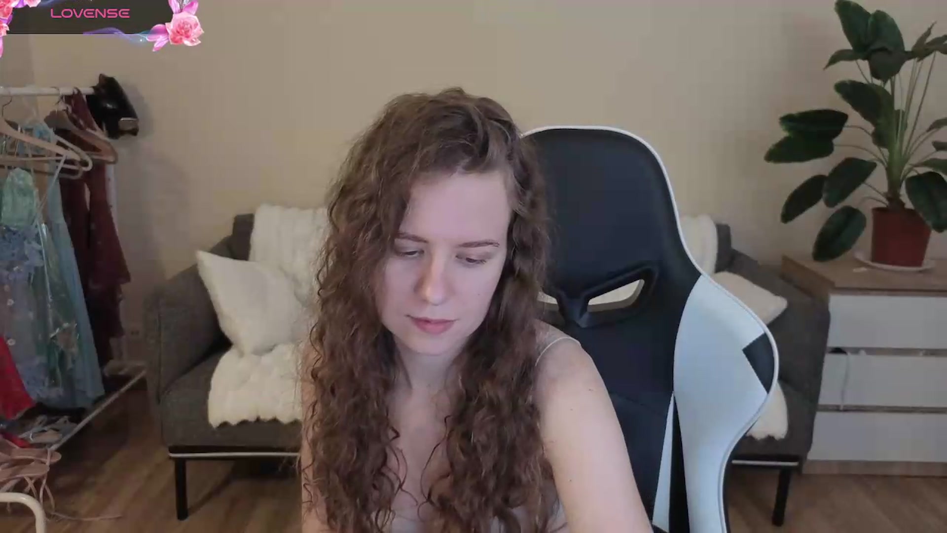 Gallery image thumbnail from BlueFlowerr's myfreecams stream on, 08/08/2026, 21:30 image 4 of 20