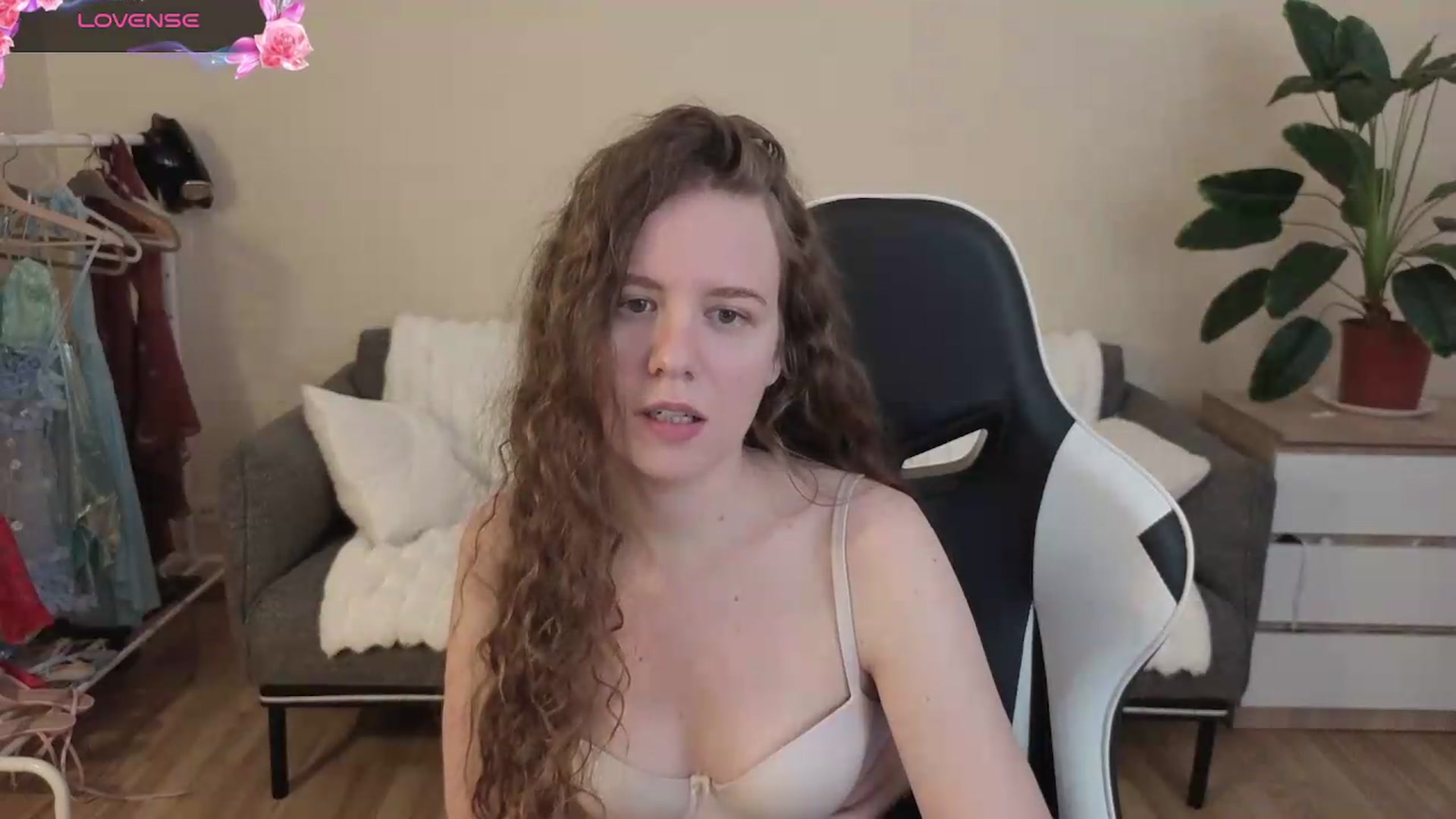 Gallery image thumbnail from BlueFlowerr's myfreecams stream on, 08/08/2026, 21:30 image 14 of 20
