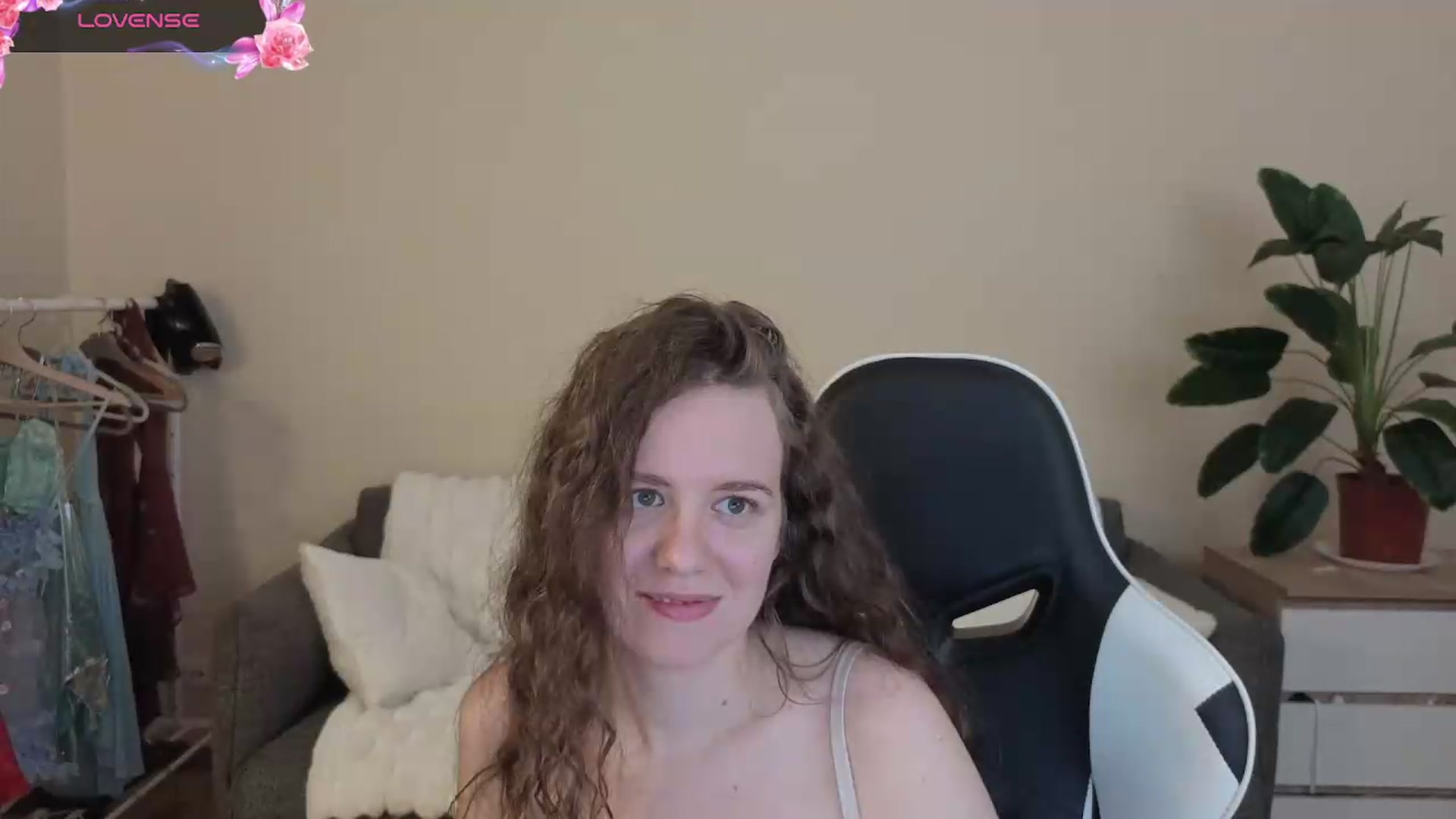 Gallery image thumbnail from BlueFlowerr's myfreecams stream on, 08/08/2026, 21:30 image 17 of 20