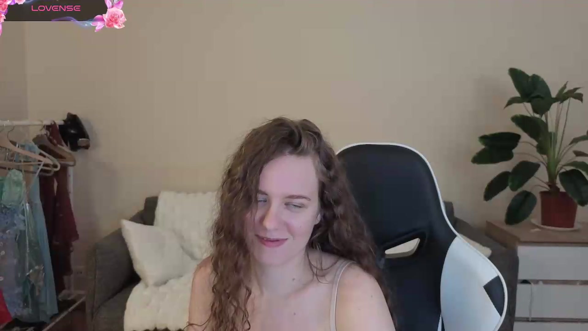 Gallery image thumbnail from BlueFlowerr's myfreecams stream on, 08/08/2026, 21:30 image 19 of 20