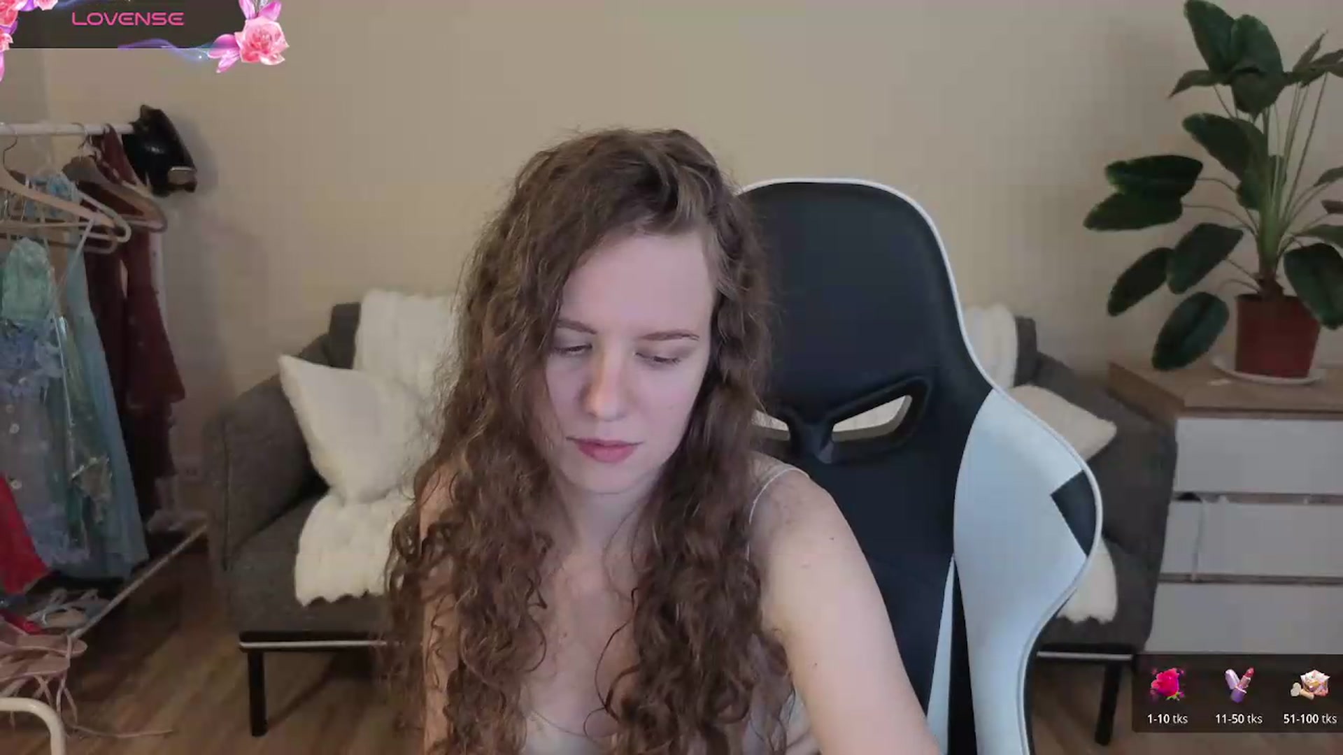 Gallery image thumbnail from BlueFlowerr's myfreecams stream on, 08/08/2026, 21:30 image 8 of 20