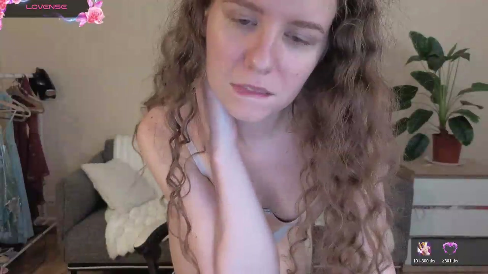 Gallery image thumbnail from BlueFlowerr's myfreecams stream on, 08/09/2026, 24:01 image 13 of 20