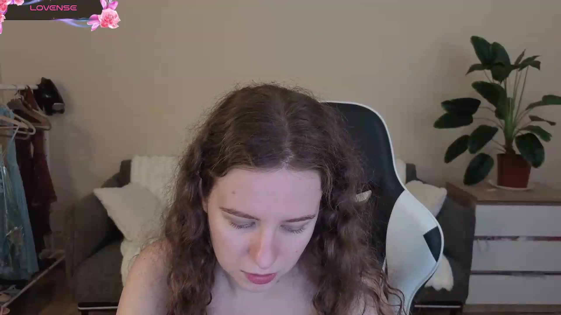 Gallery image thumbnail from BlueFlowerr's myfreecams stream on, 08/09/2026, 24:01 image 4 of 20