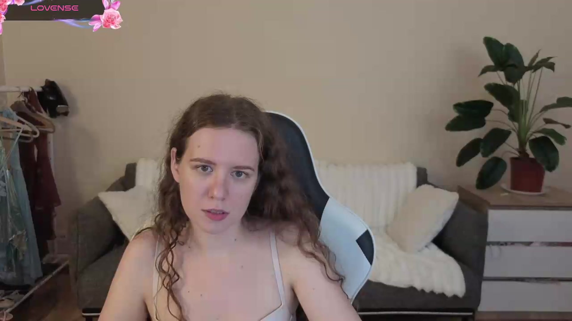 Gallery image thumbnail from BlueFlowerr's myfreecams stream on, 08/09/2026, 24:01 image 18 of 20