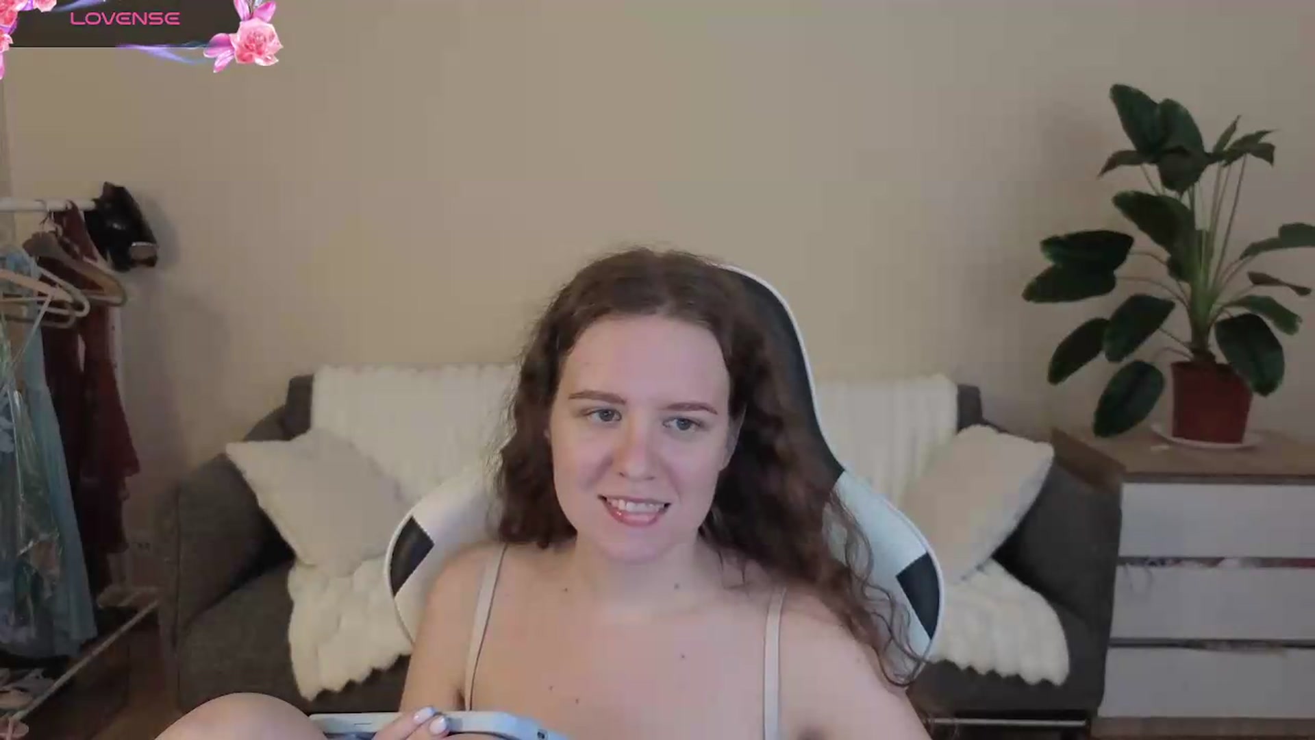 Gallery image thumbnail from BlueFlowerr's myfreecams stream on, 08/09/2026, 24:56 image 18 of 20