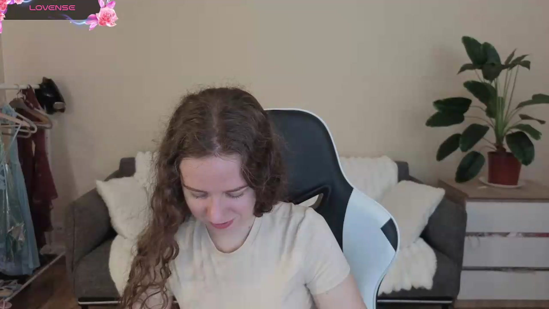 Gallery image thumbnail from BlueFlowerr's myfreecams stream on, 08/09/2026, 16:19 image 7 of 20