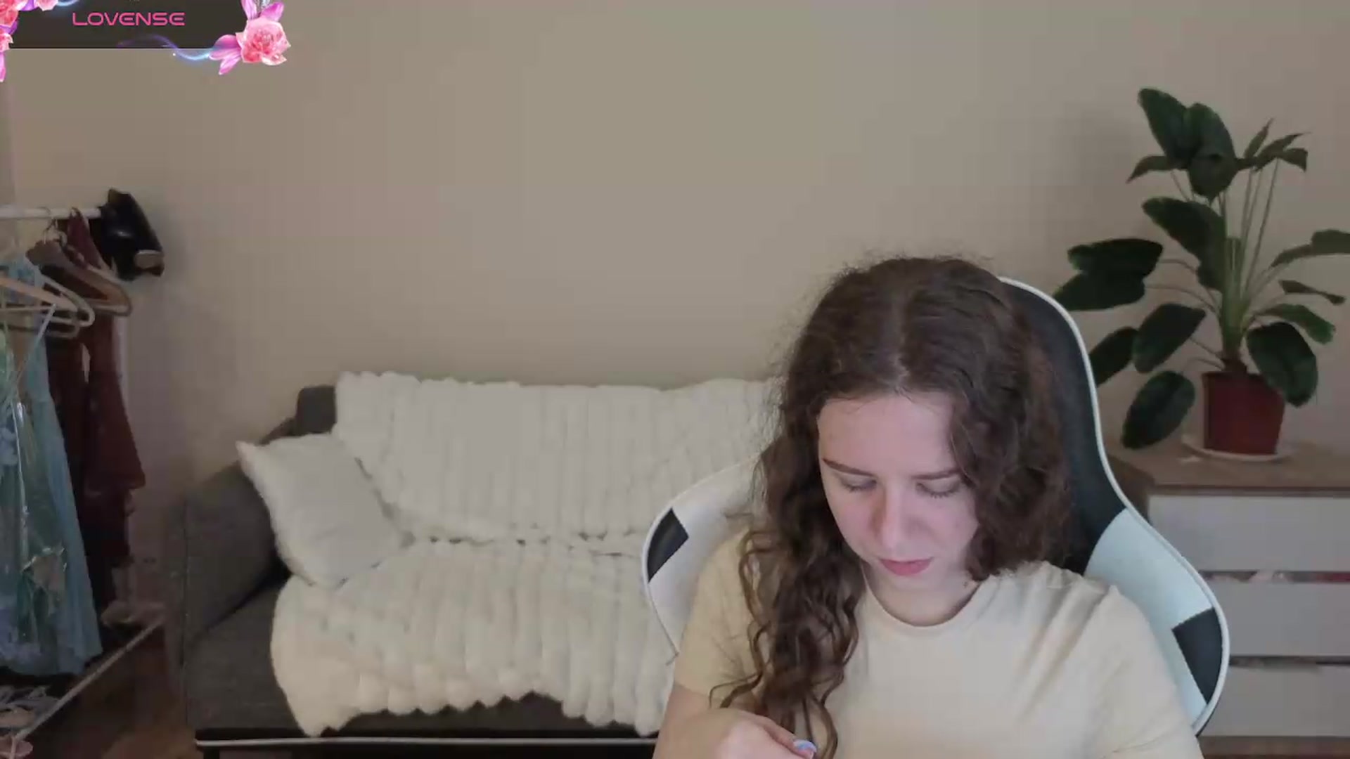 Gallery image thumbnail from BlueFlowerr's myfreecams stream on, 08/09/2026, 16:19 image 17 of 20
