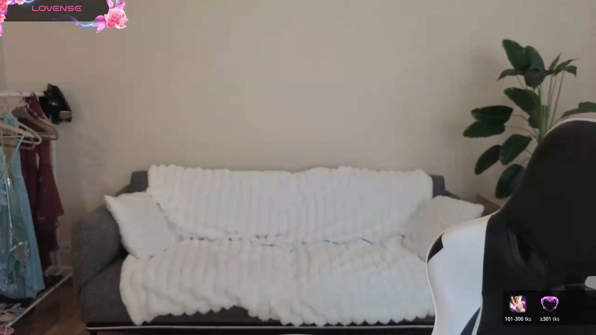 Gallery image thumbnail from BlueFlowerr's myfreecams stream on, 08/09/2026, 16:19 image 13 of 20